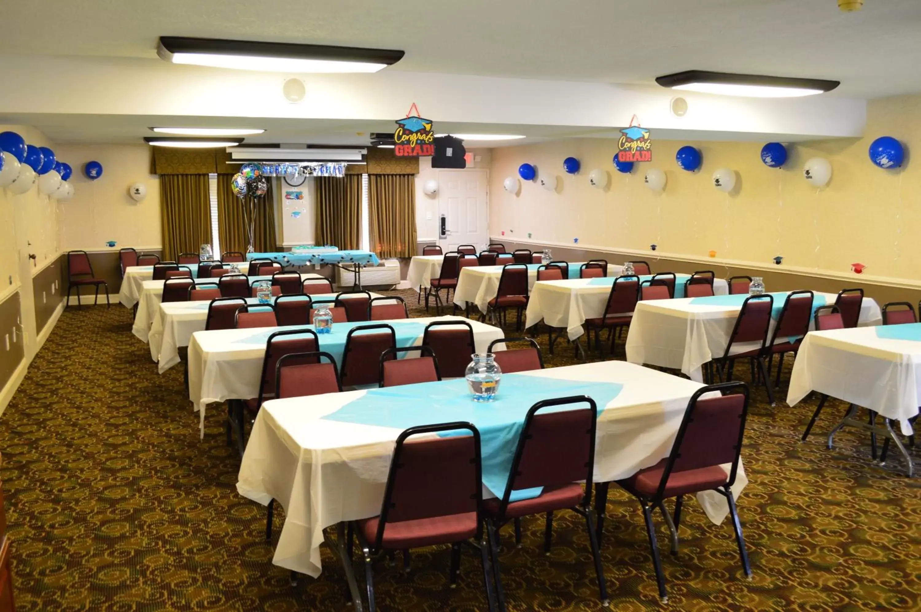Banquet/Function facilities, Restaurant/Places to Eat in Bluegrass Extended Stay