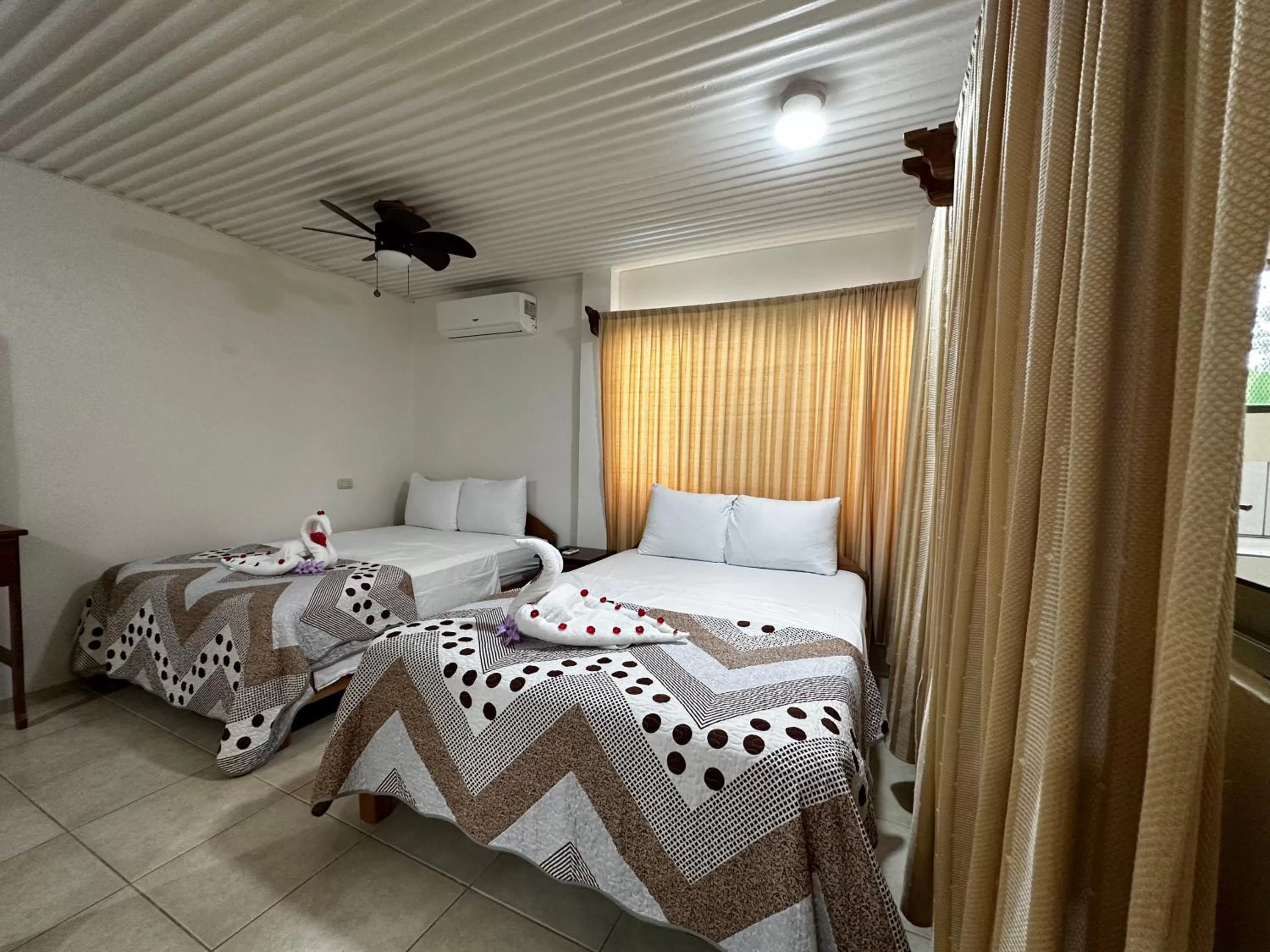 Loma Real Hot Springs Bed & Breakfast