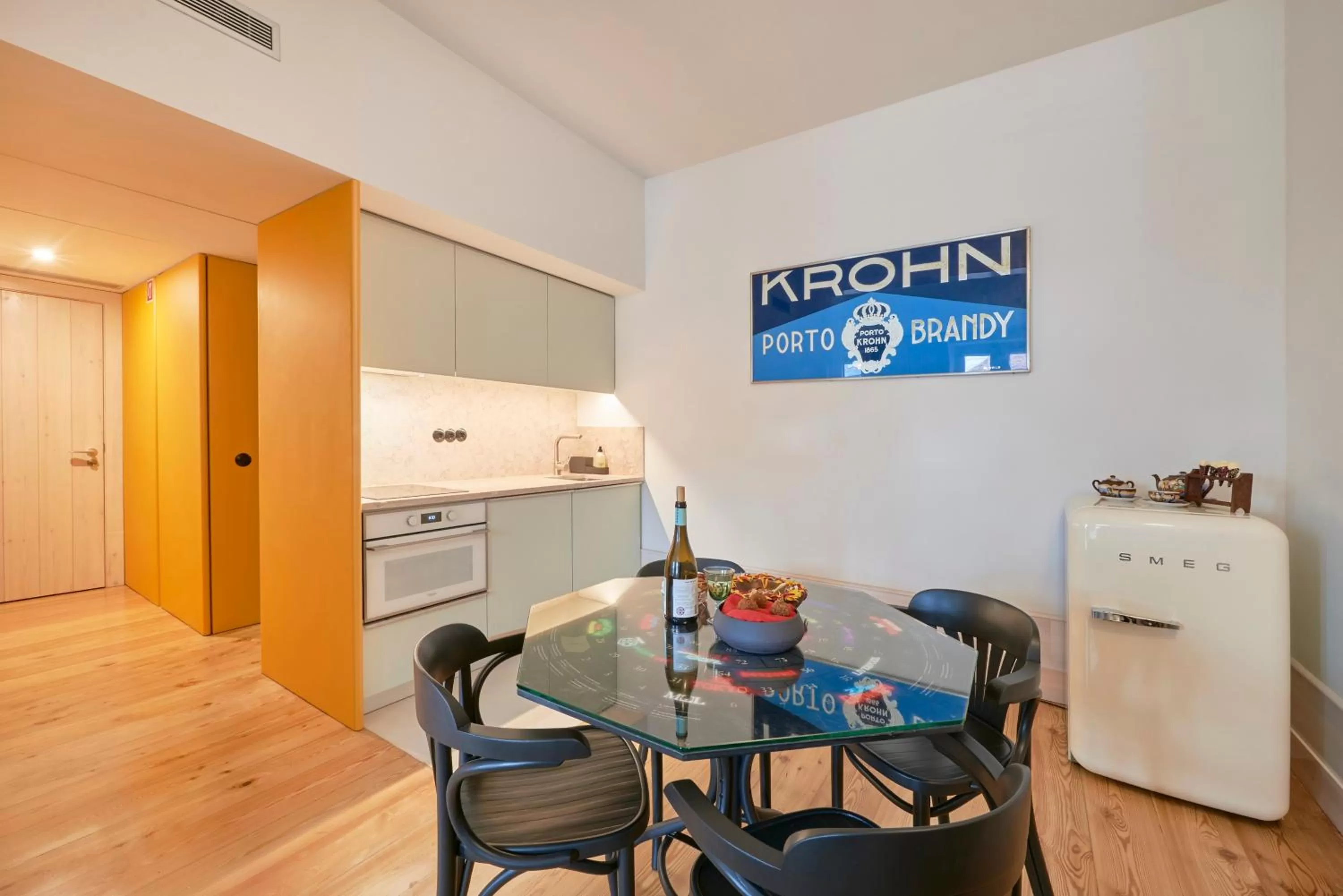 Kitchen or kitchenette in Cais Urban Lodge