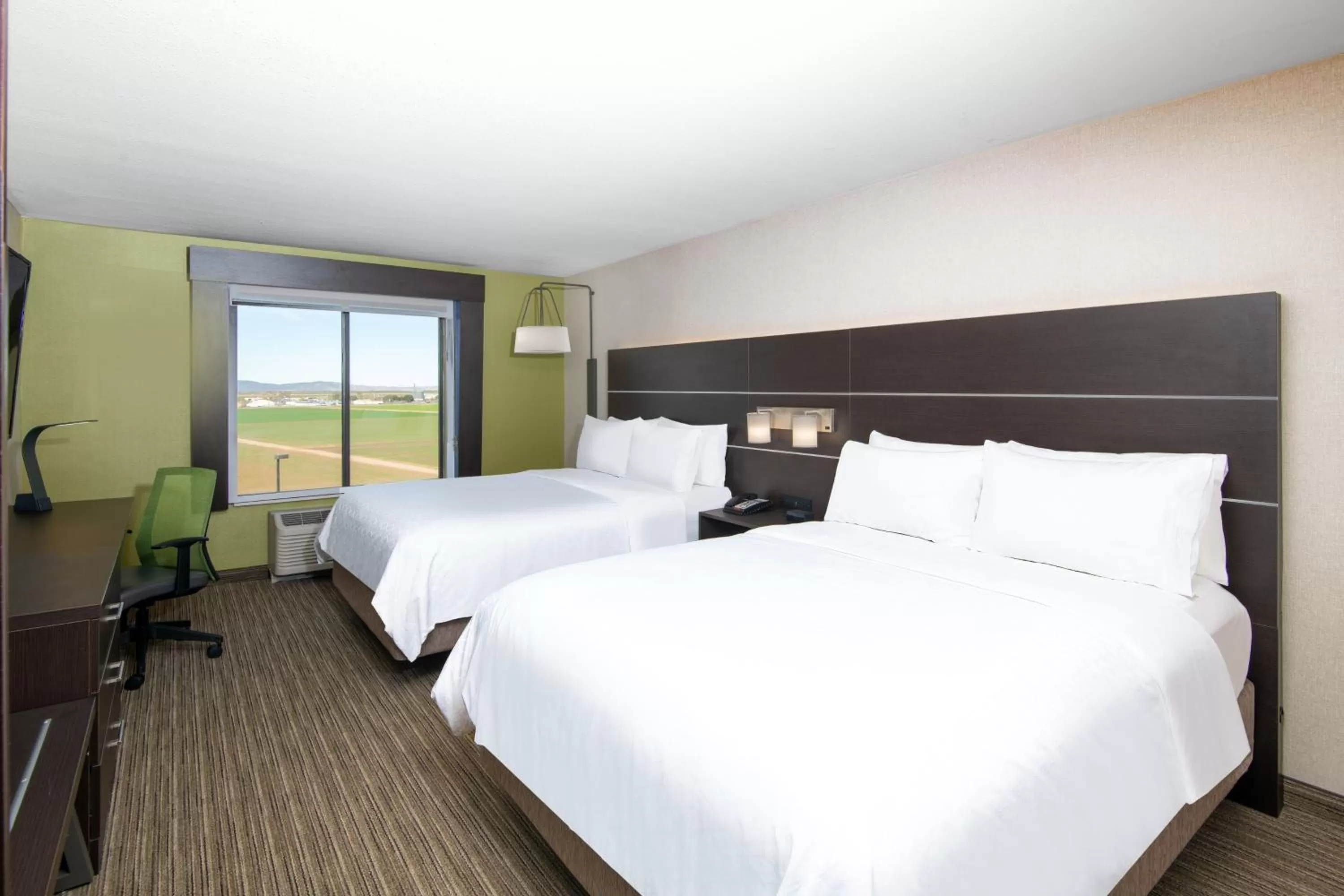 Photo of the whole room, Bed in Holiday Inn Express Hotel & Suites Yuma by IHG
