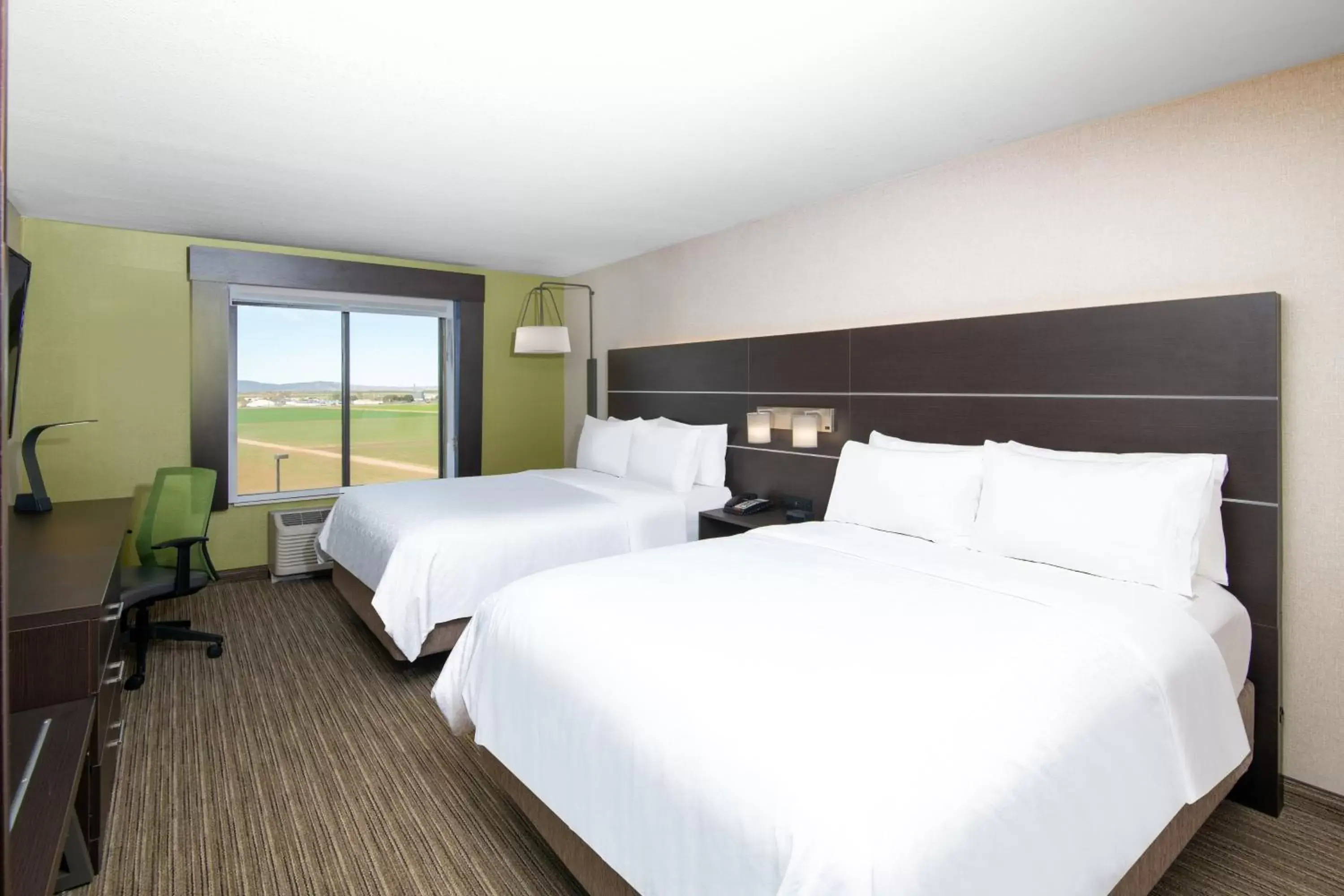 Photo of the whole room, Bed in Holiday Inn Express Hotel & Suites Yuma, an IHG Hotel