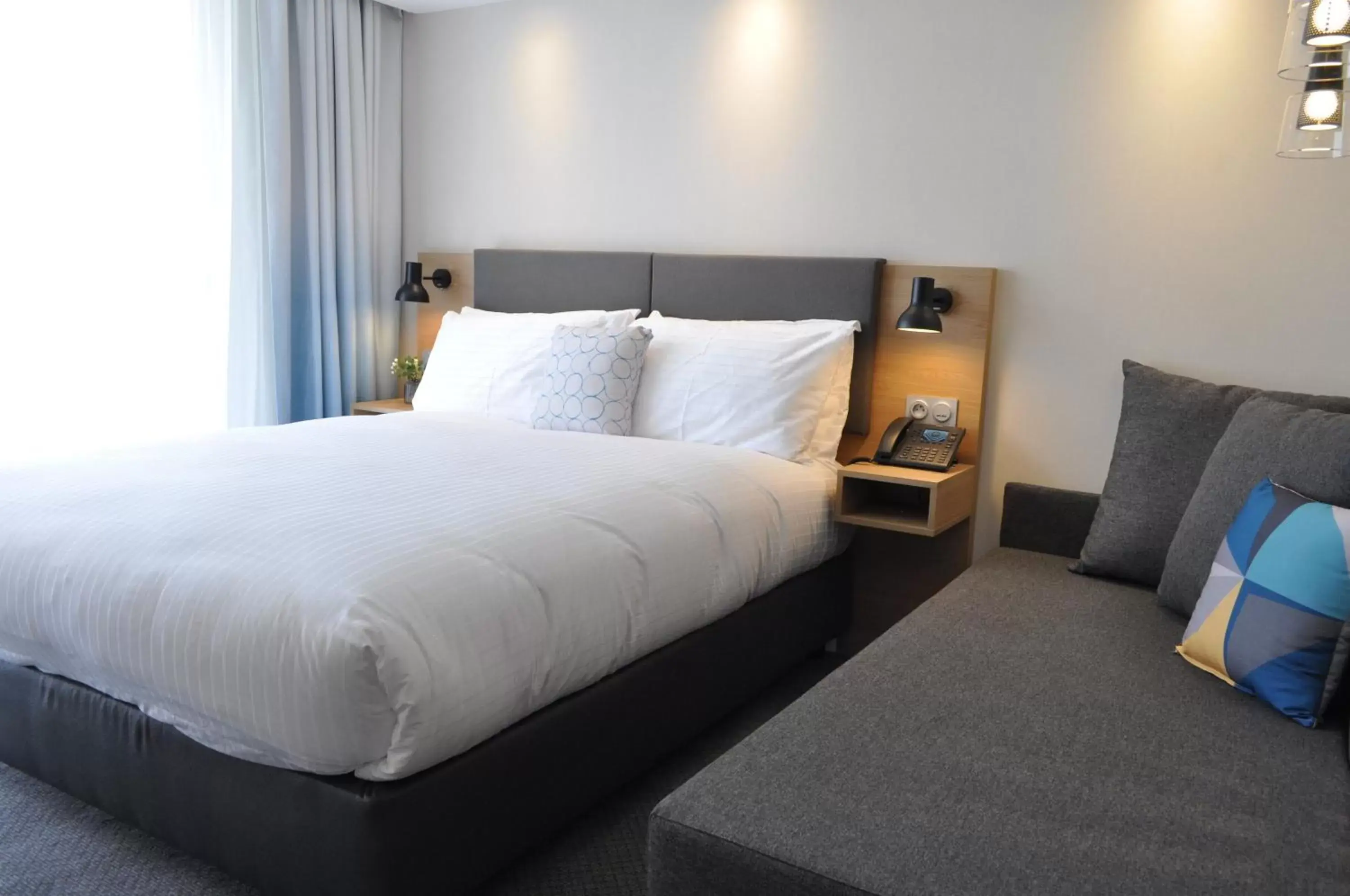 Bed in Holiday Inn - Bordeaux-Merignac, an IHG Hotel