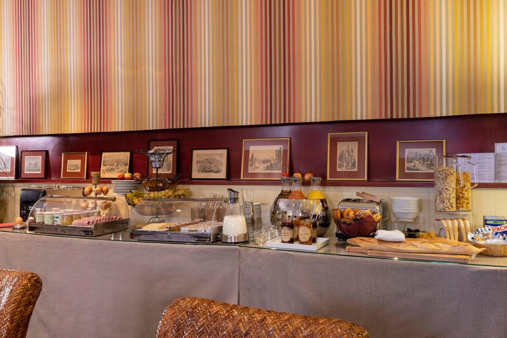 Breakfast in Hotel Clément