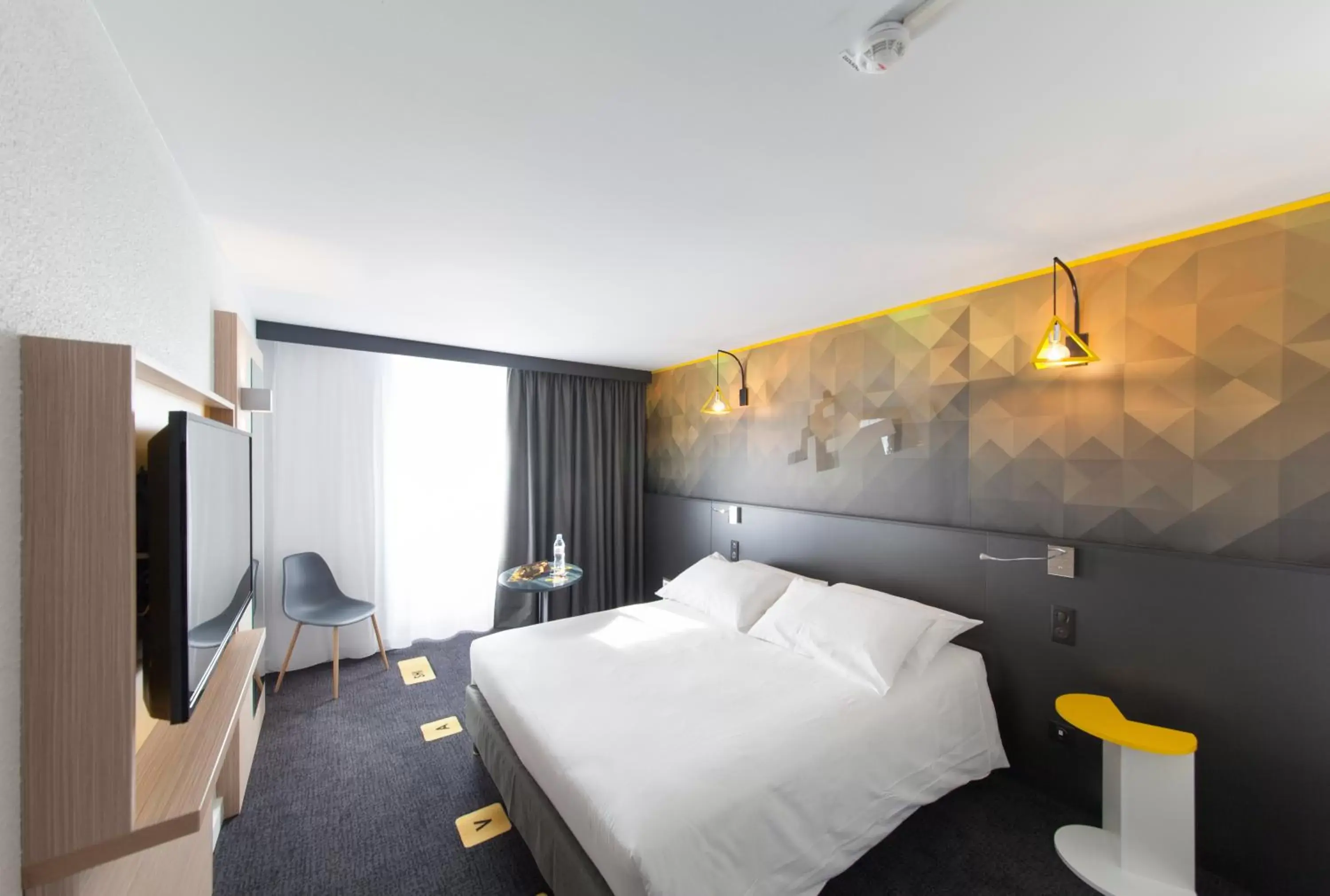 Photo of the whole room, Bed in ibis Styles Poitiers Nord