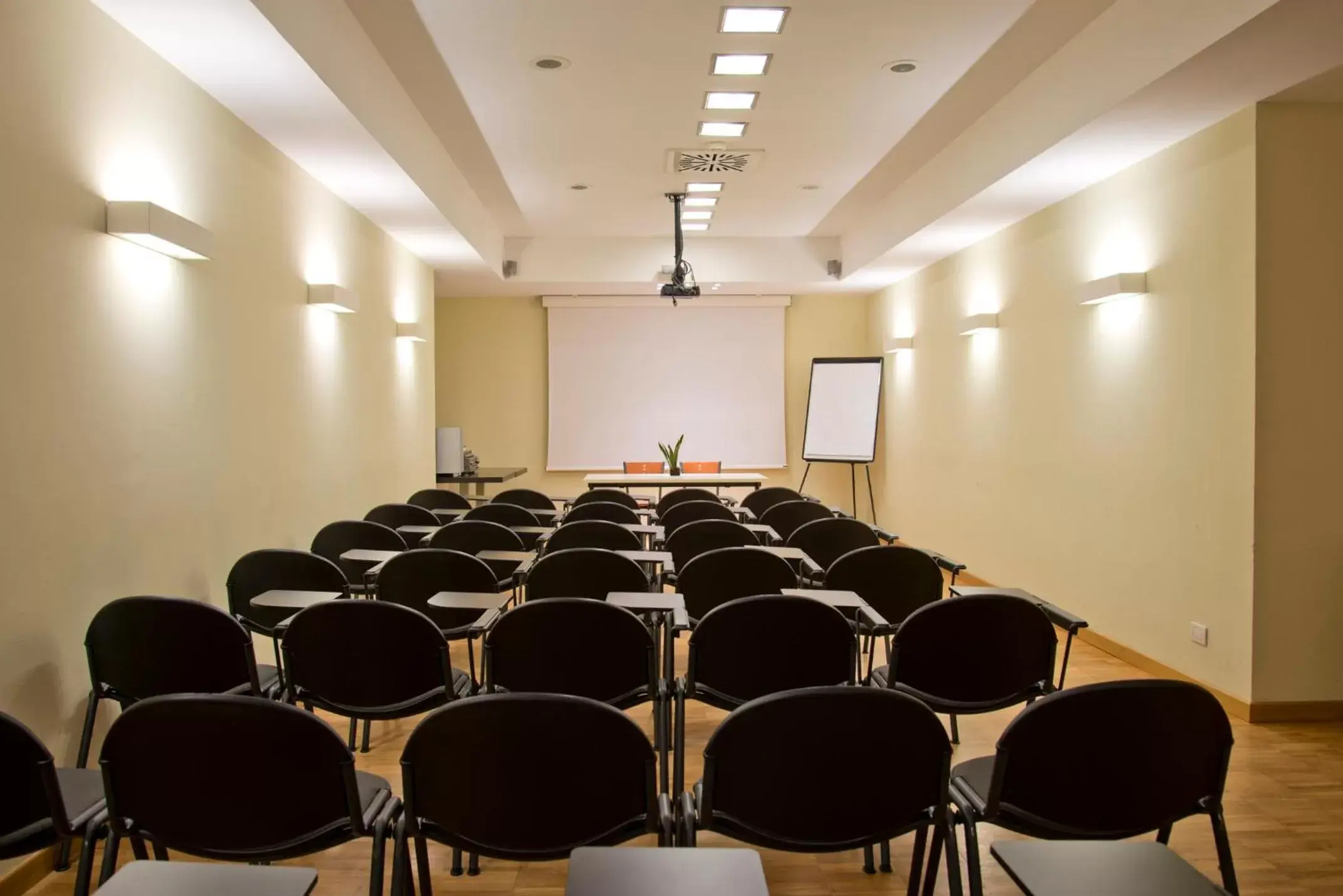 Business facilities in Hotel Cavour