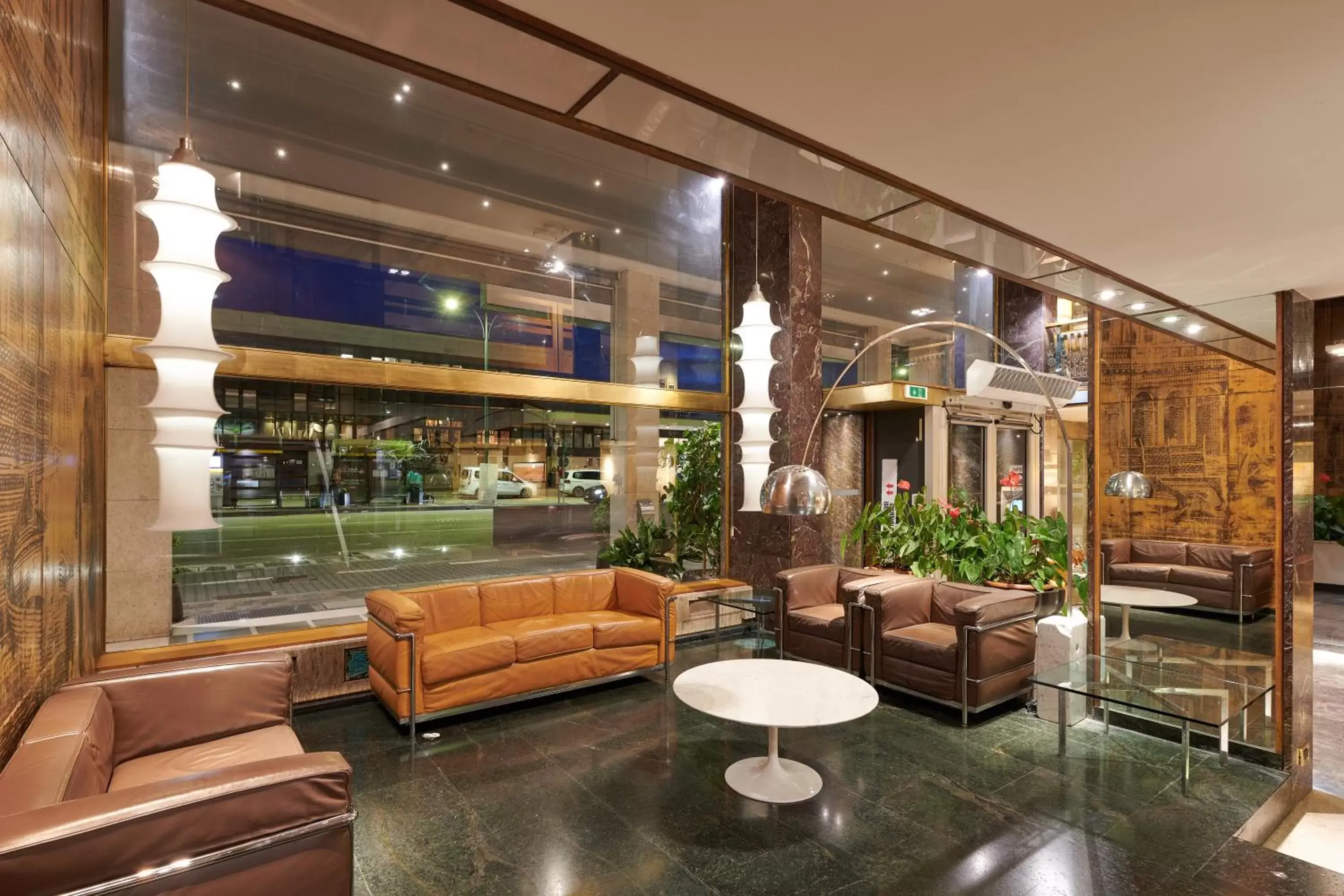 Lobby or reception, Lounge/Bar in Hotel Plaza