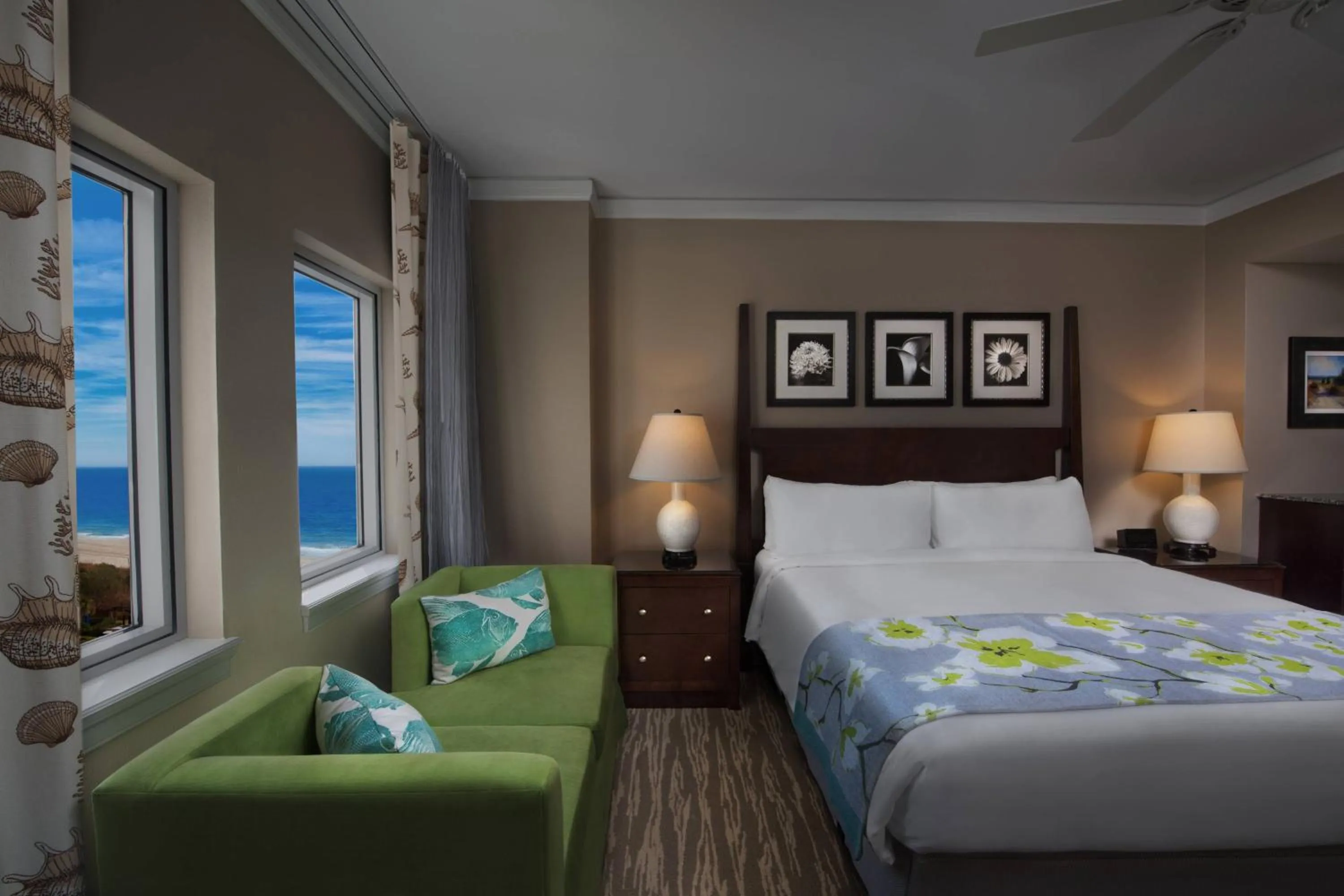 Bedroom, Bed in Marriott's OceanWatch Villas at Grande Dunes
