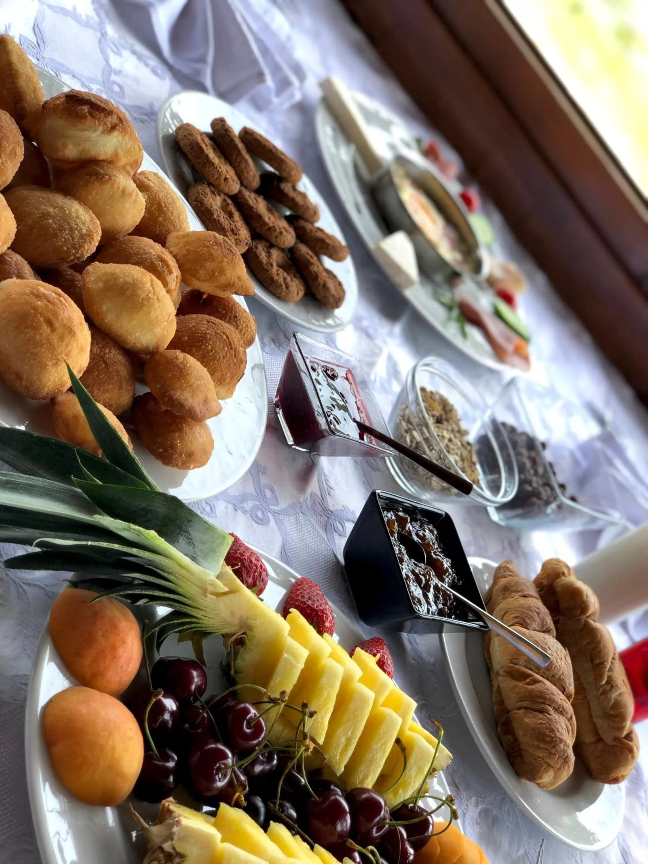 Food and drinks, Food in White House Berat