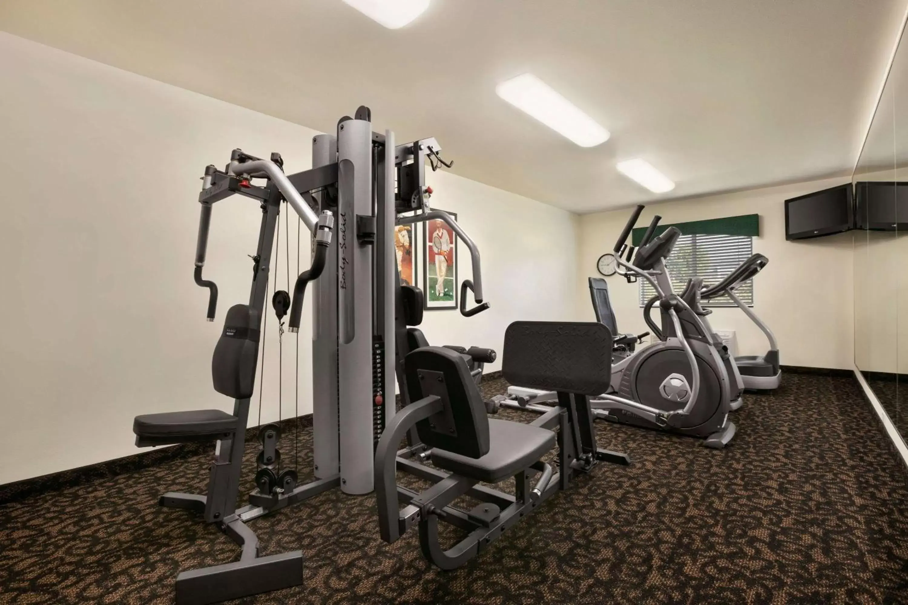 Fitness centre/facilities, Fitness Center/Facilities in Travelodge by Wyndham Low Moor Near Covington