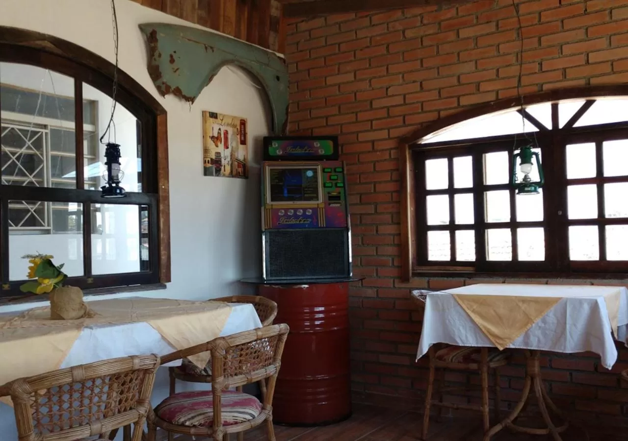 Restaurant/places to eat in SPACE 4 U - HOTEL BOUTIQUE TEMÁTICO - Aeroporto