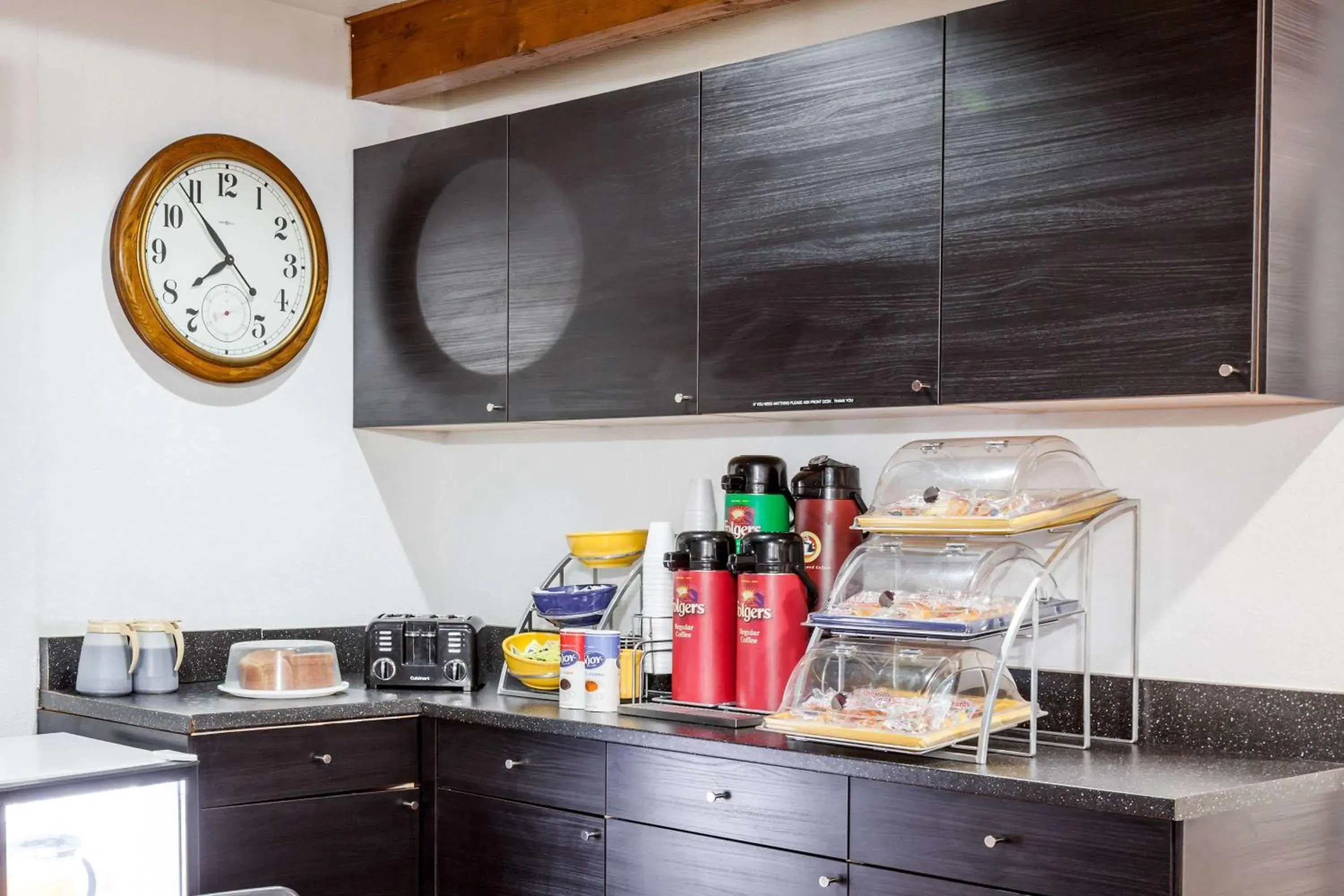 Restaurant/places to eat in Days Inn by Wyndham Castaic Six Flags Magic Mountain Restaurant/places to eat in Days Inn by Wyndham Castaic Six Flags Magic Mountain