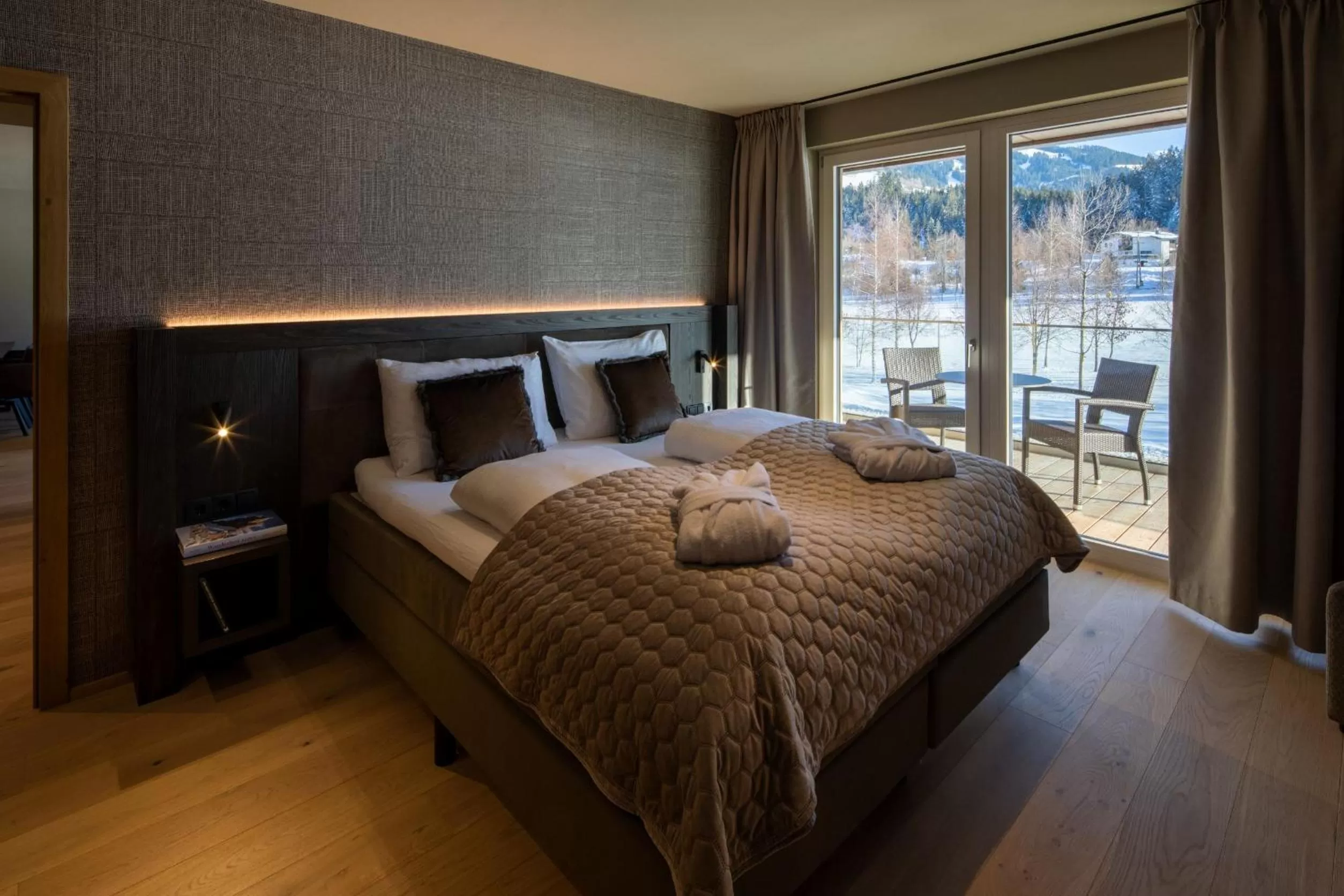 Photo of the whole room, Bed in APART Resort Westendorf