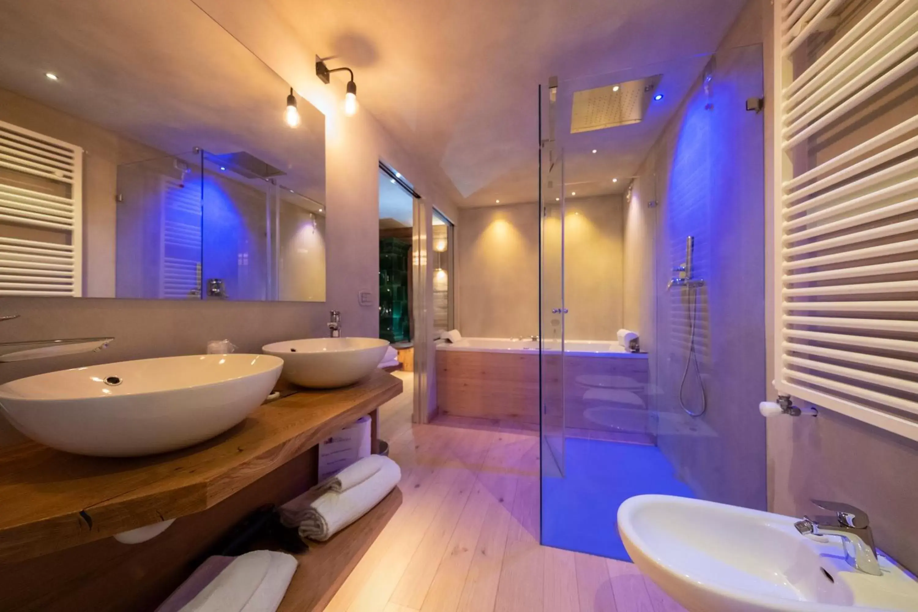 Shower, Bathroom in La Roccia Wellness Hotel