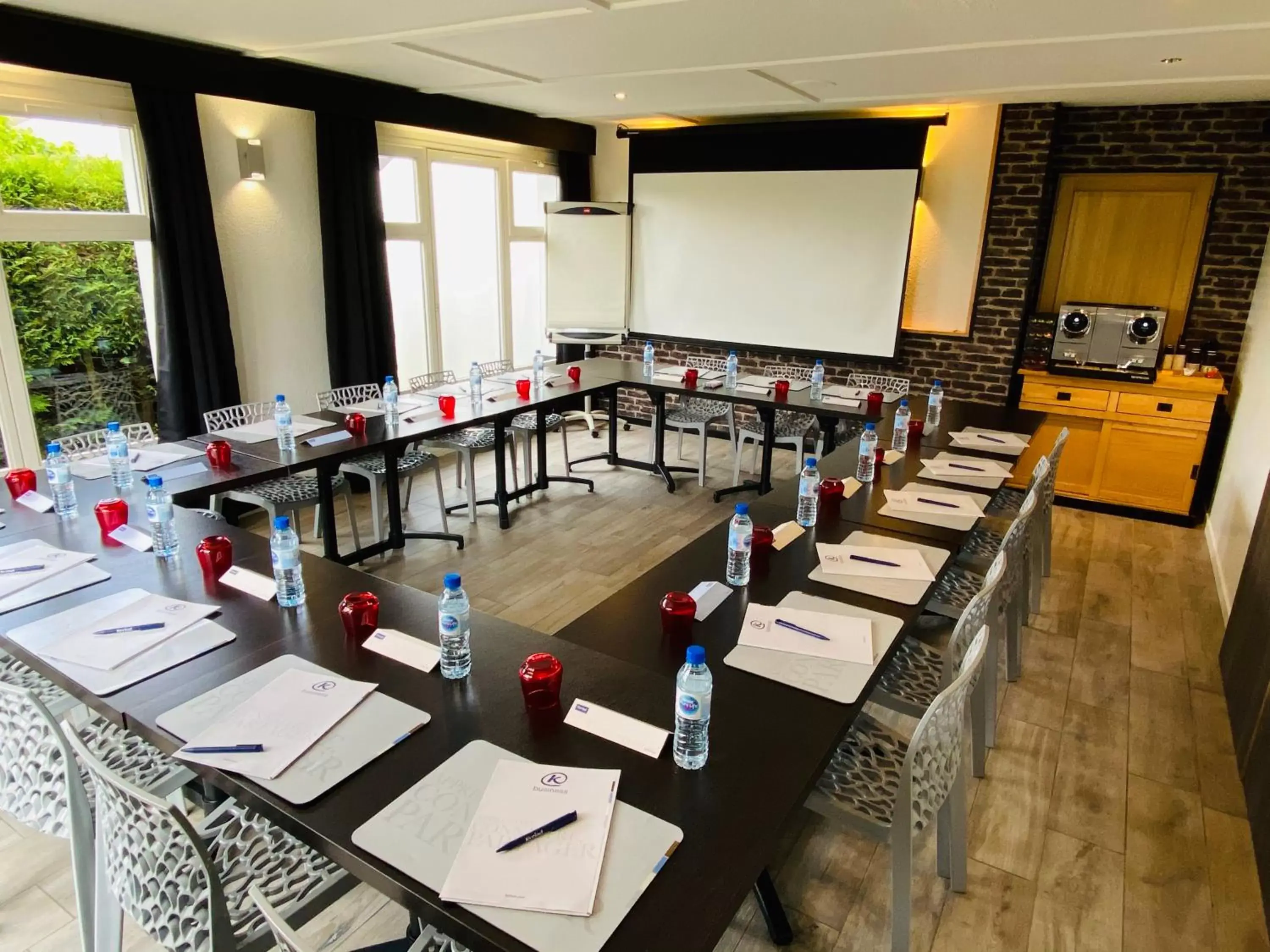Business facilities, Business Area/Conference Room in Kyriad Lisieux