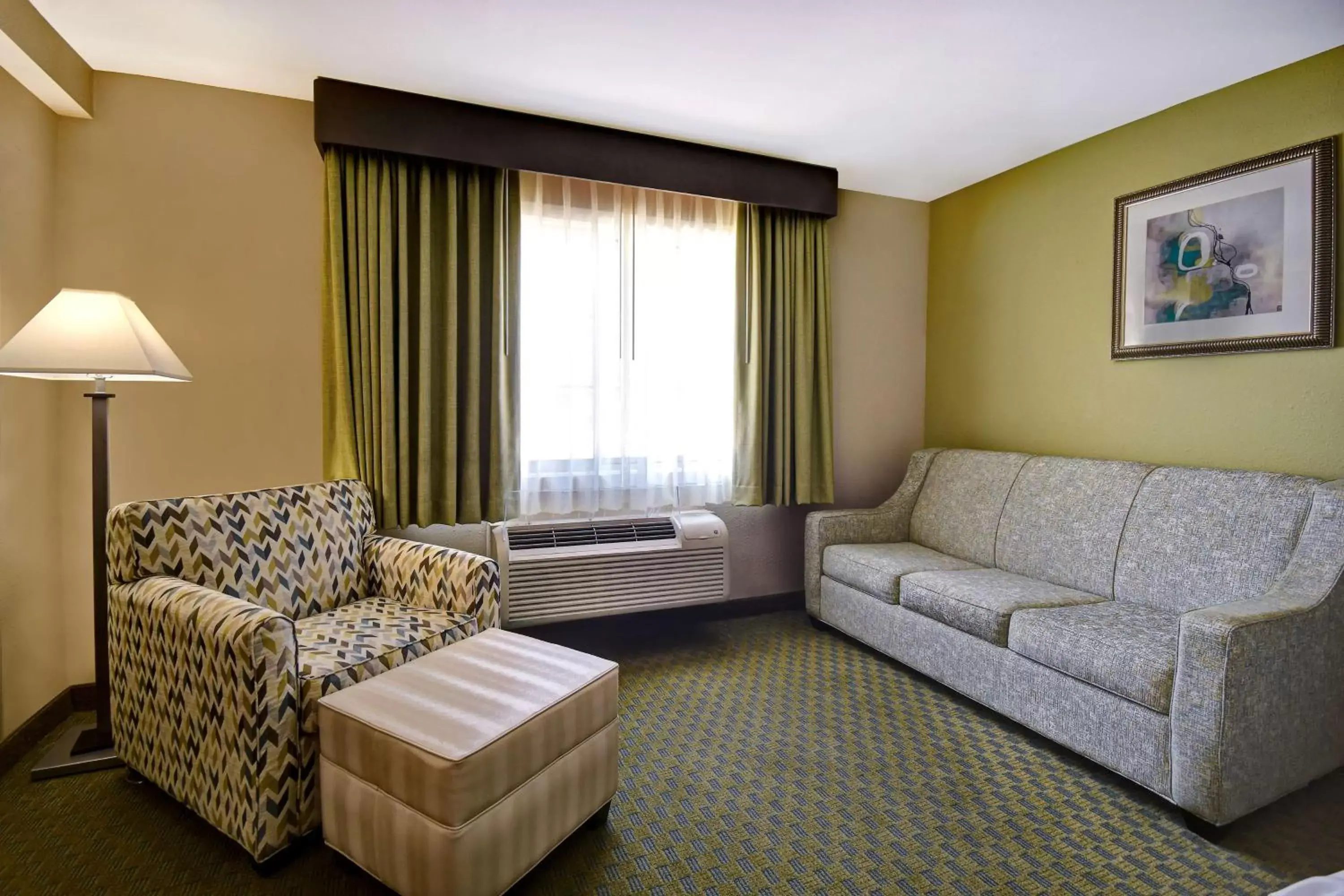 Photo of the whole room, Seating Area in Best Western Plus - King of Prussia