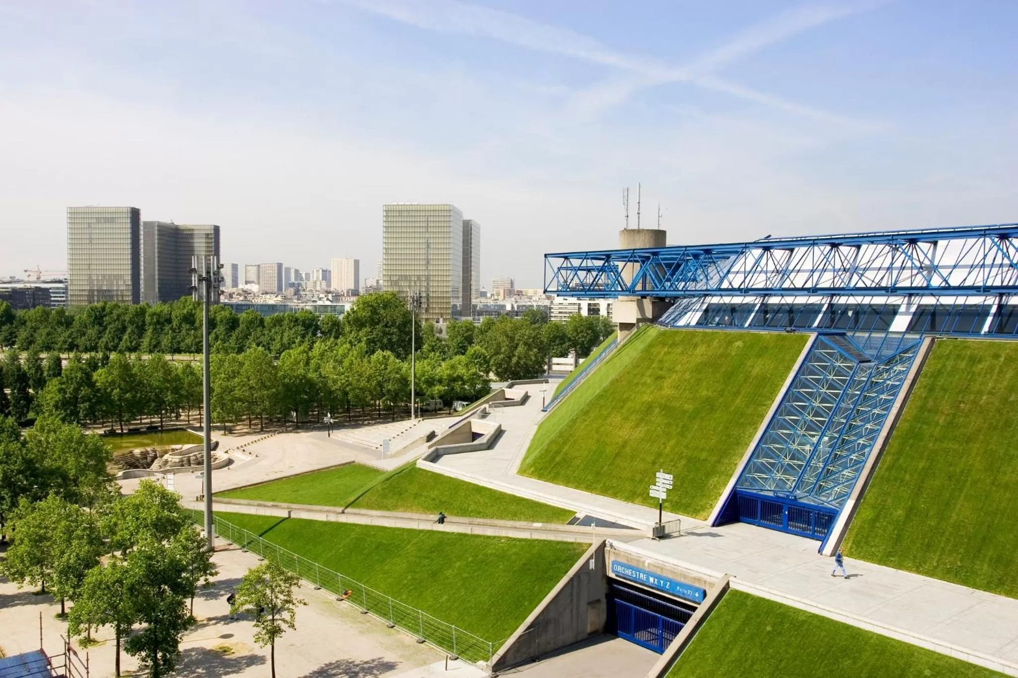 Nearby landmark in Mercure Paris Val de Fontenay