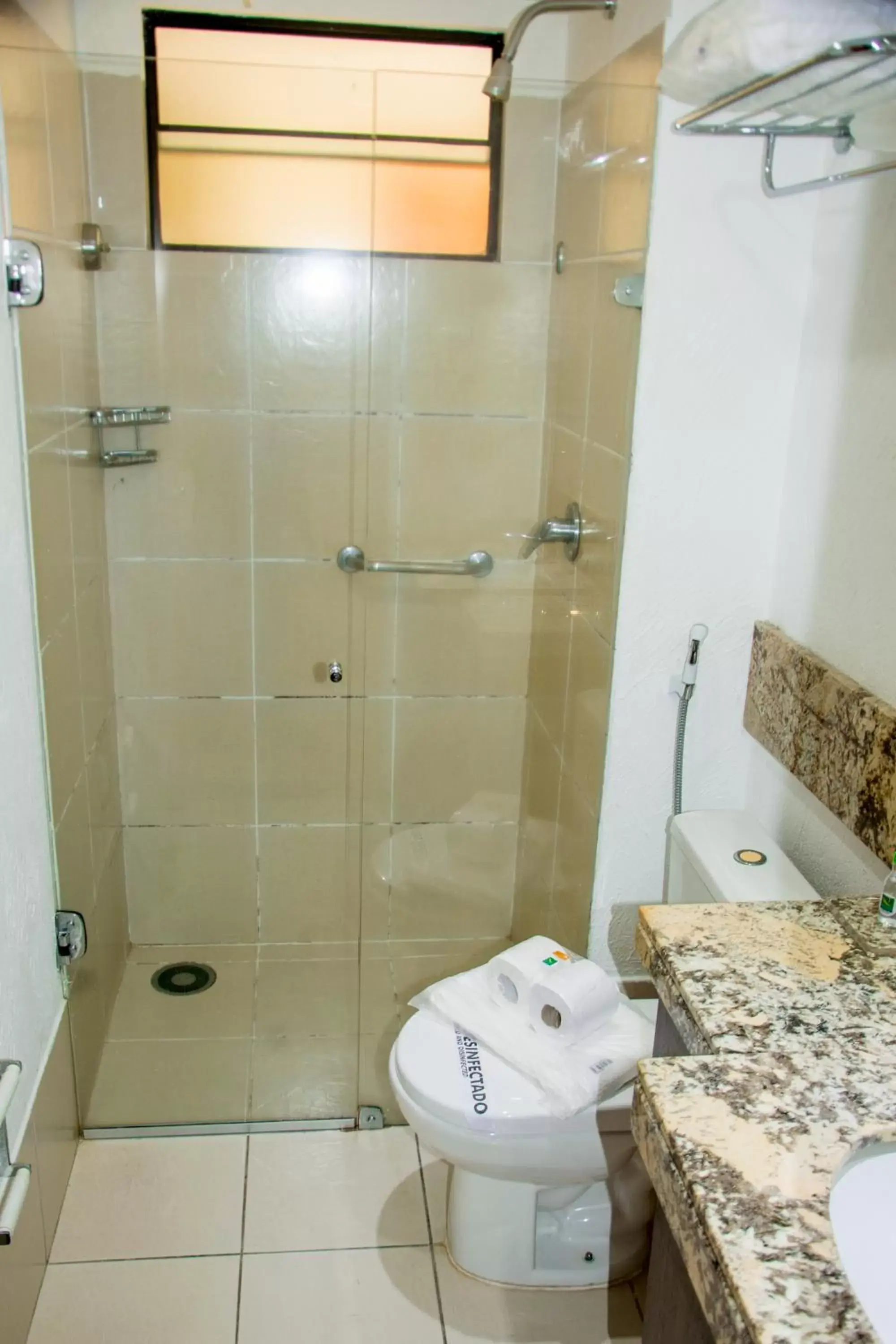 Bathroom in Quality Suites Natal
