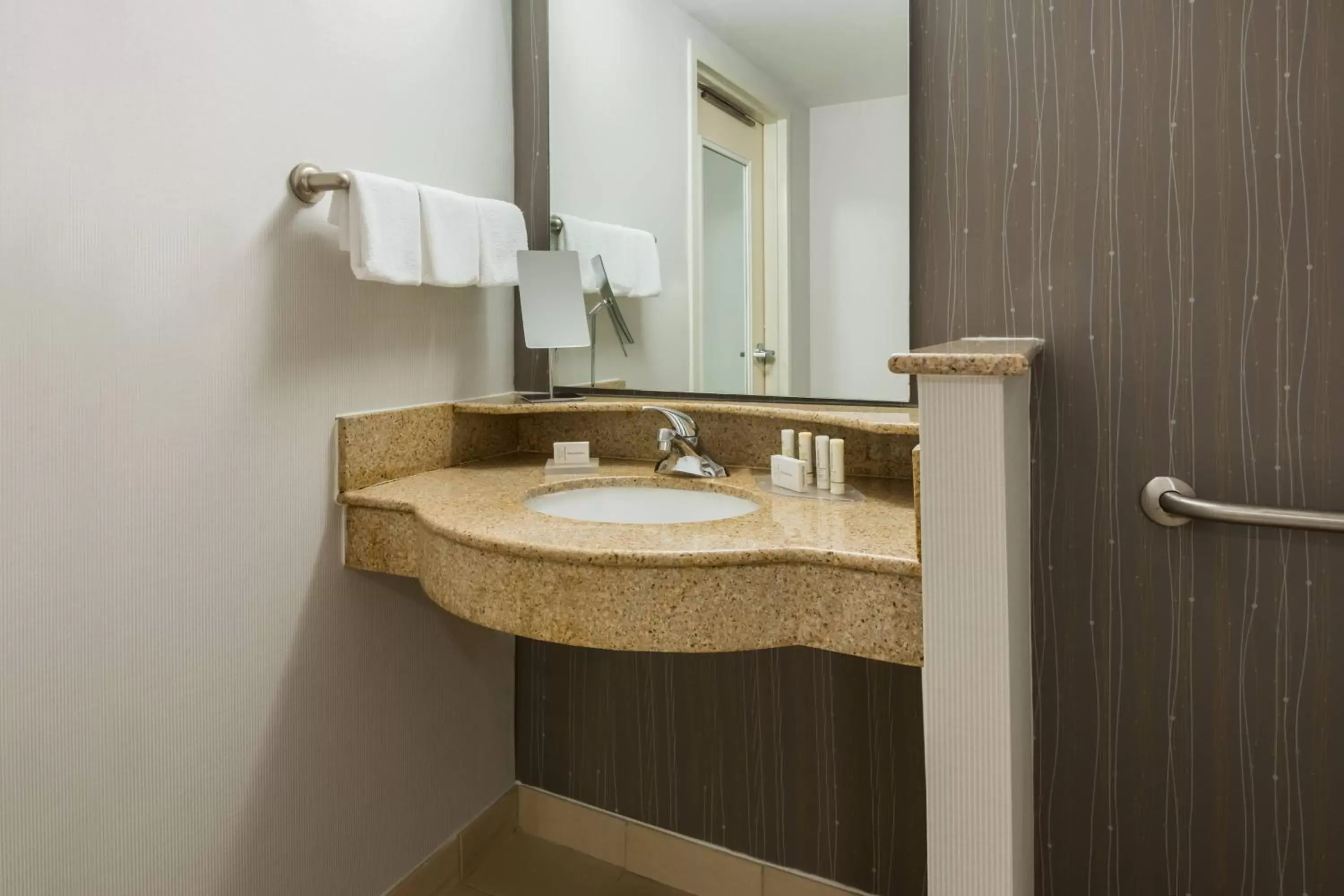 Bathroom in Courtyard by Marriott Providence Lincoln