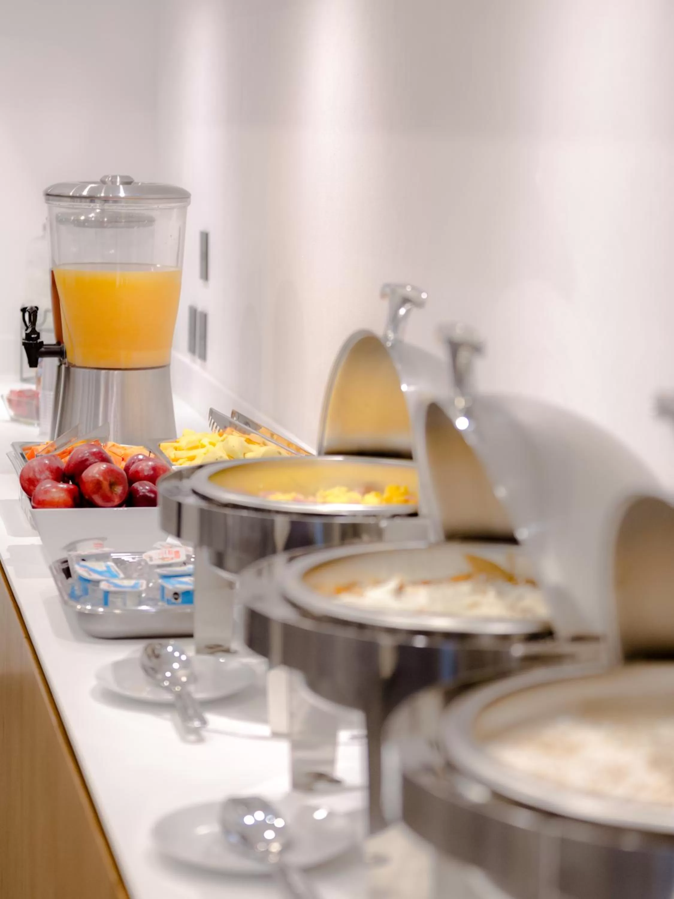 Dining area in Sleep Inn Guadalajara Galerias