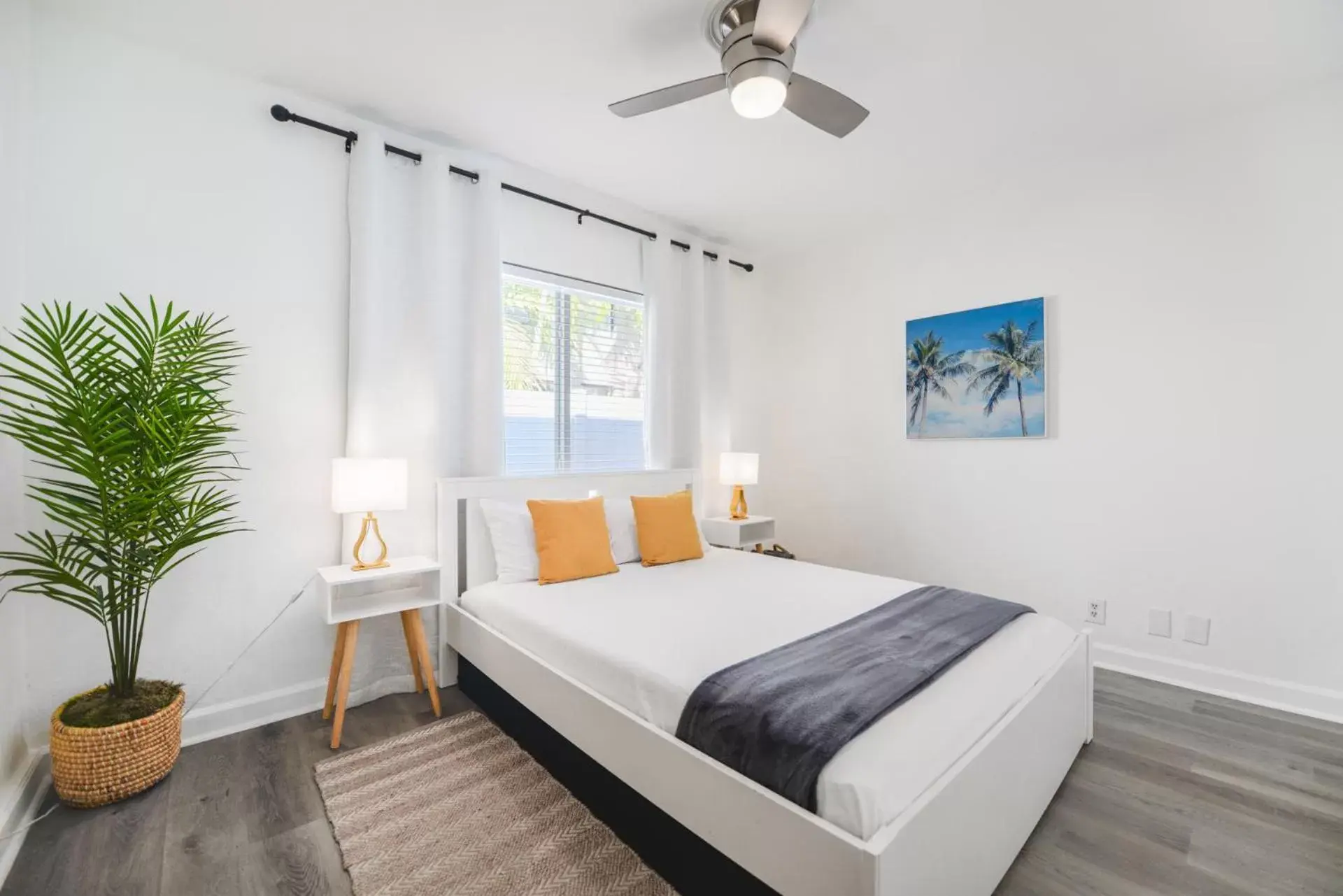 Bedroom, Bed in Alani Bay Villas