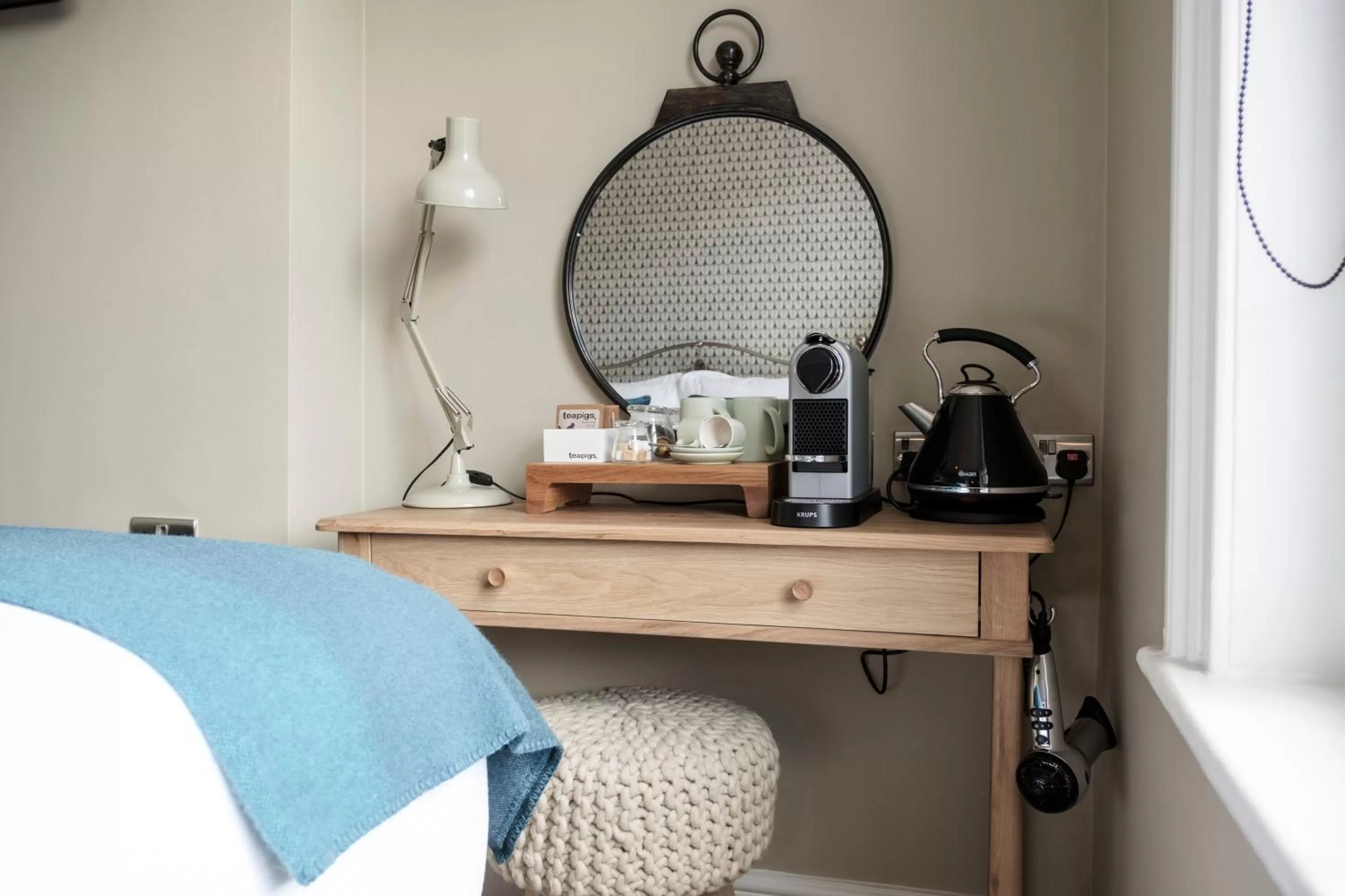 Coffee/tea facilities, Bed in The Swan Hotel