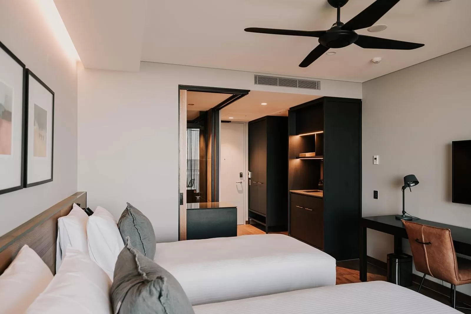 Bathroom, Bed in The Sebel Yarrawonga Silverwoods