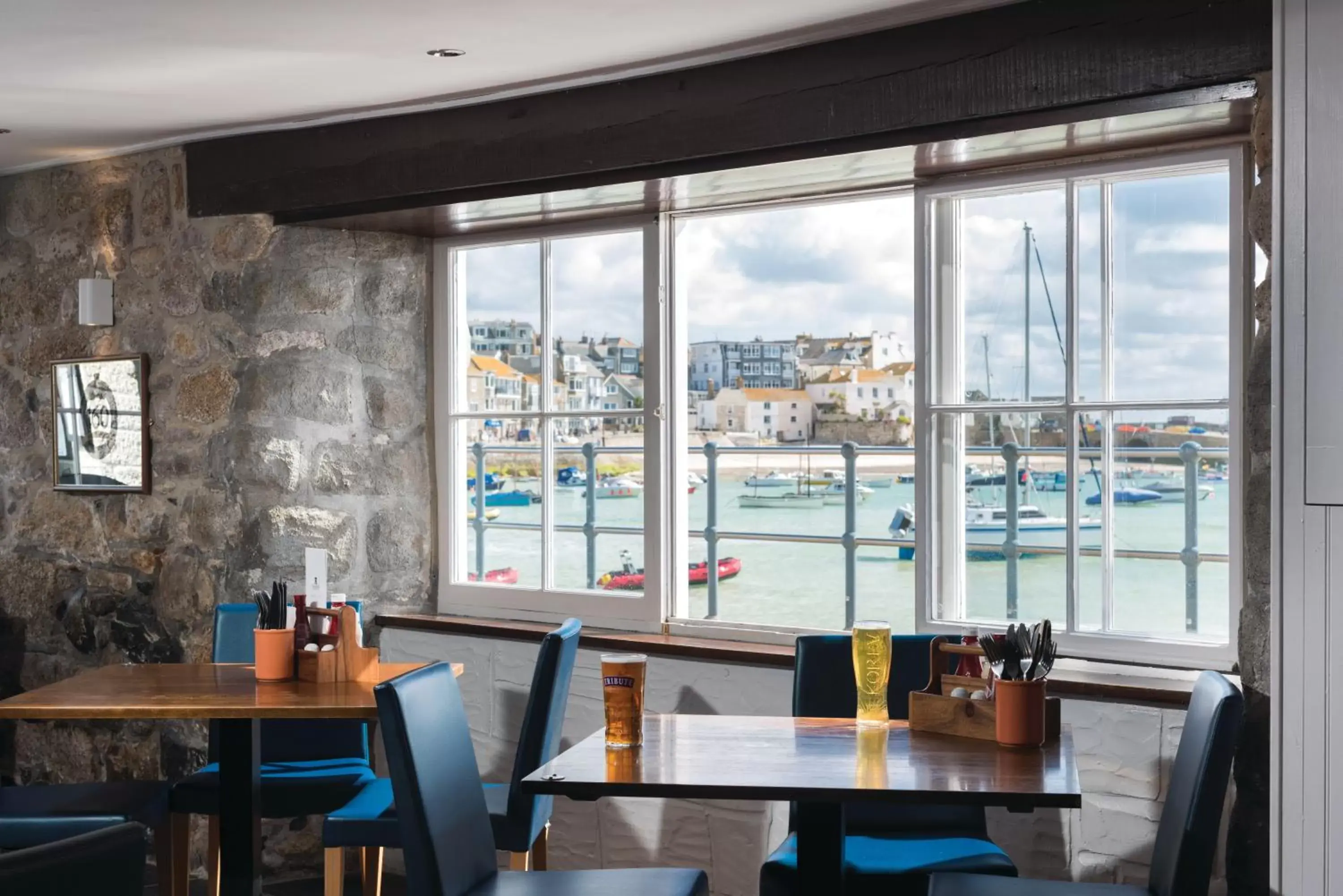 Dining area in Lifeboat Inn