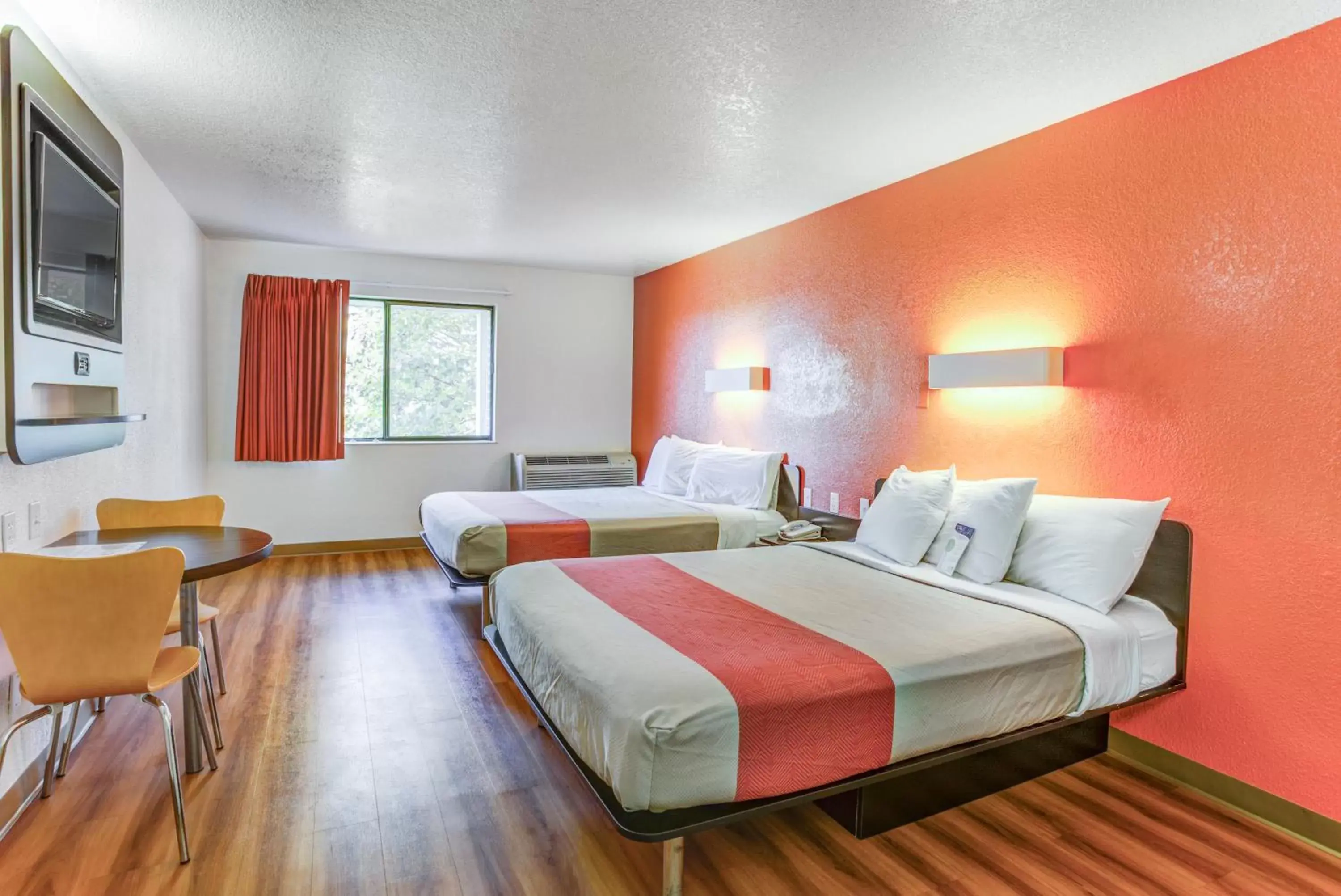 Bedroom, Bed in Motel 6-Portland, OR - Tigard West Bedroom, Bed in Motel 6-Portland, OR - Tigard West