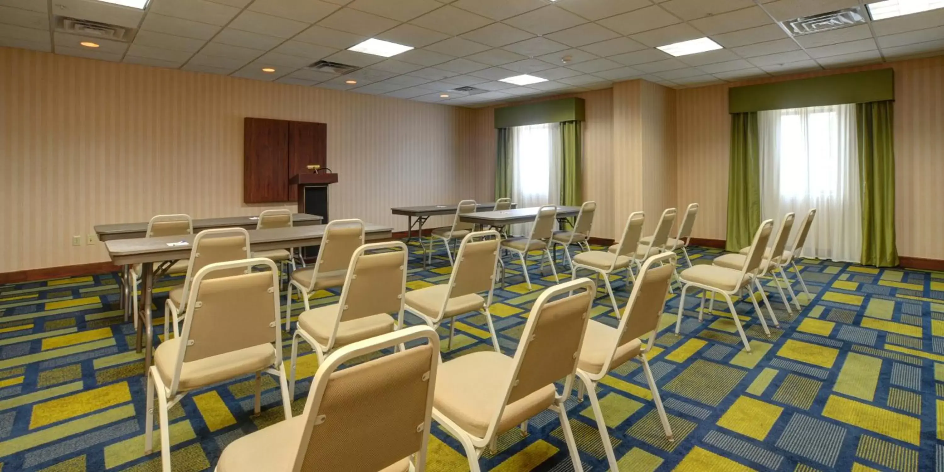 Meeting/conference room in Holiday Inn Express & Suites Midwest City, an IHG Hotel