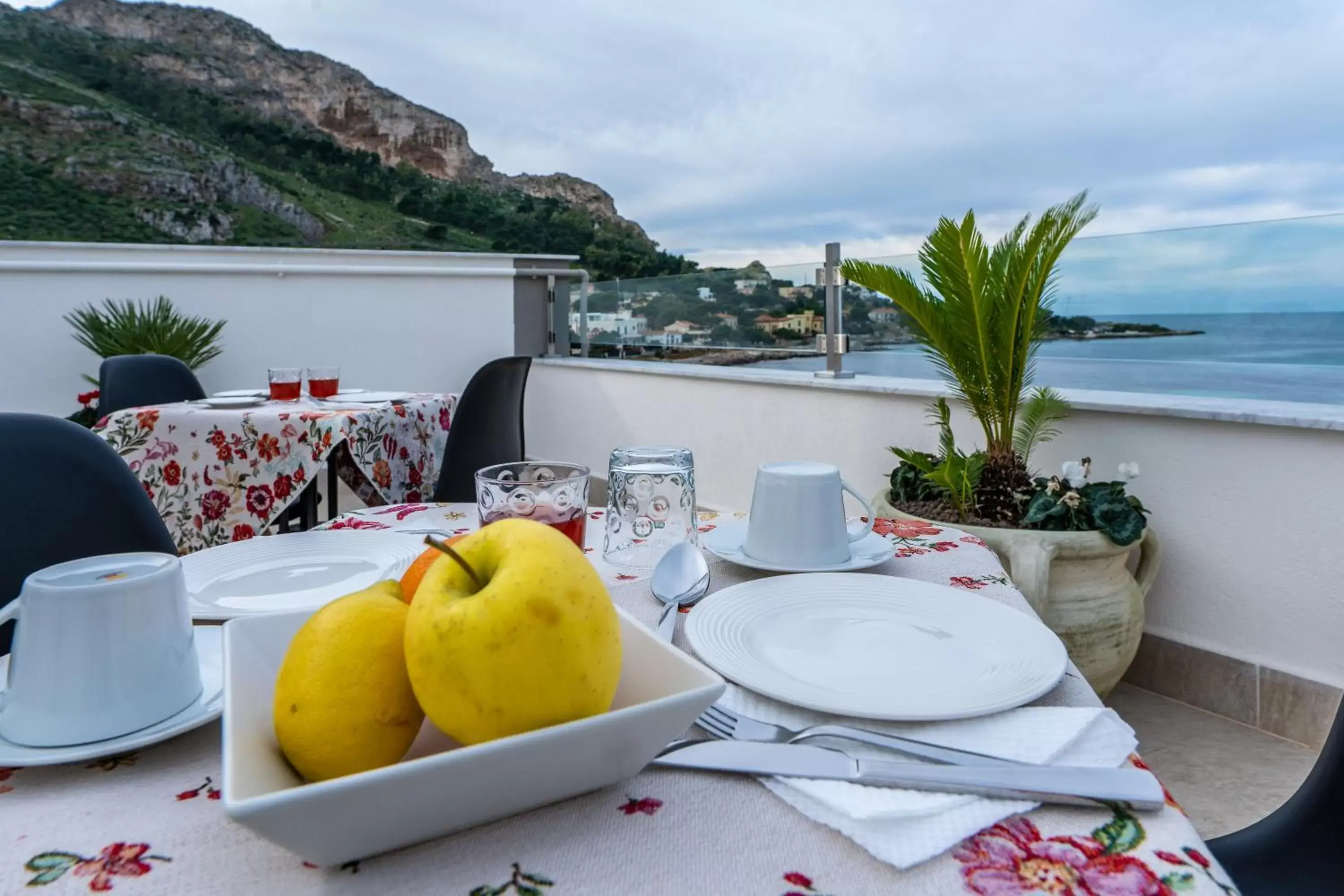 Natural landscape in B&B Una Terrazza sul Golfo di Sferracavallo