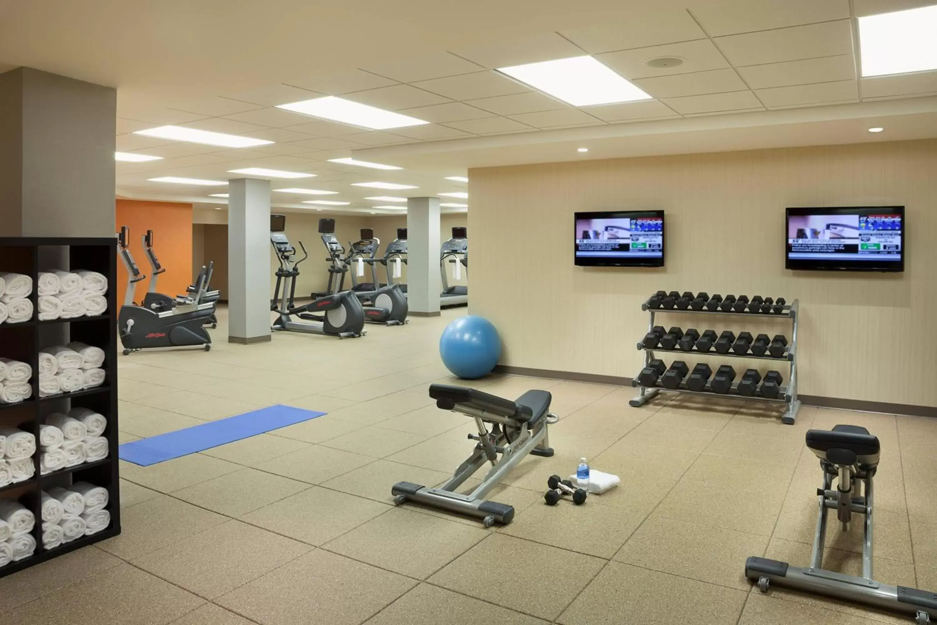 Fitness centre/facilities, Fitness Center/Facilities in Courtyard by Marriott Toronto Northeast/Markham