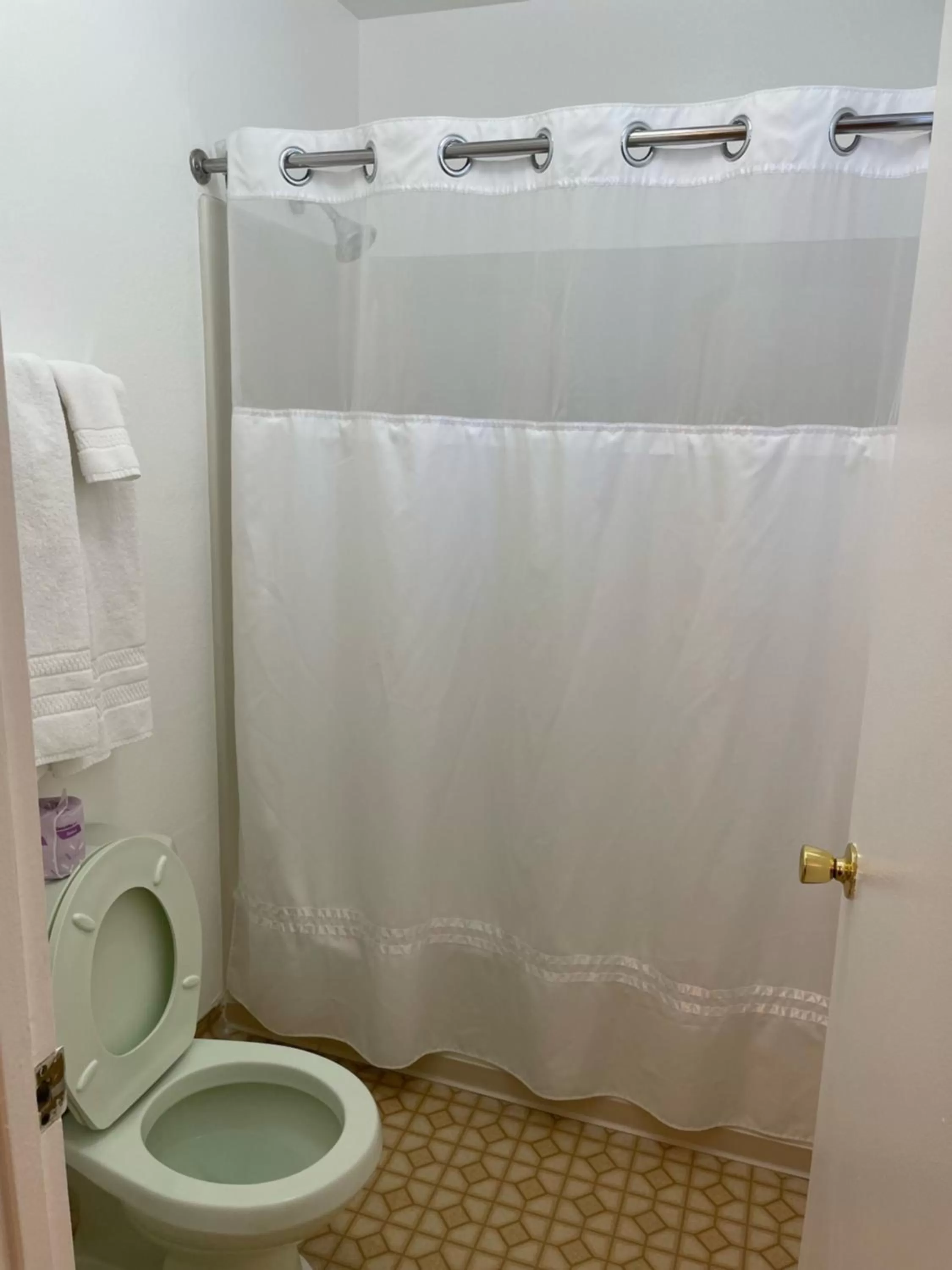 Bathroom in Murphey's Motel LLC