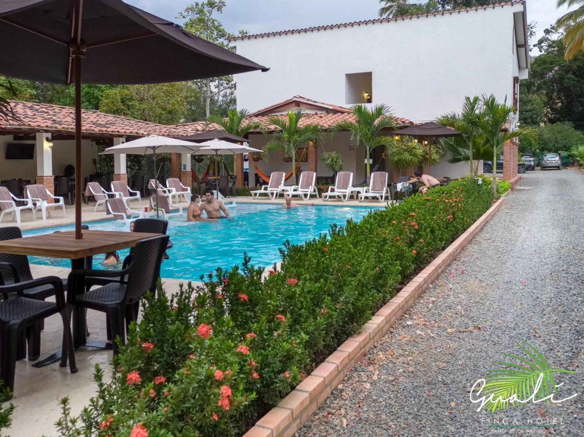Swimming pool in Finca Hotel Guali Santafe