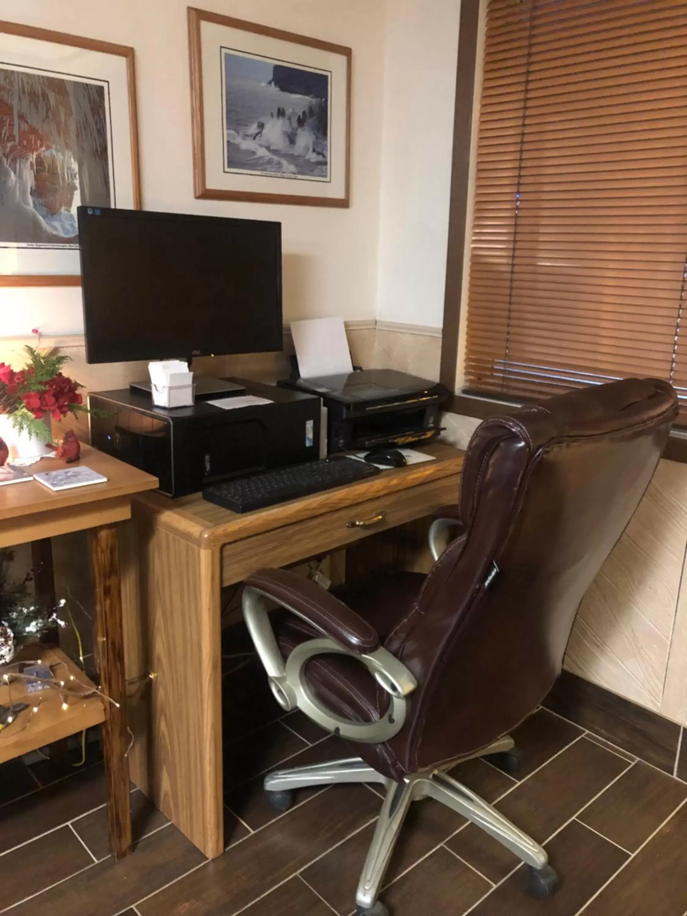 Lobby or reception in Super 8 by Wyndham Superior WI Lobby or reception in Super 8 by Wyndham Superior WI