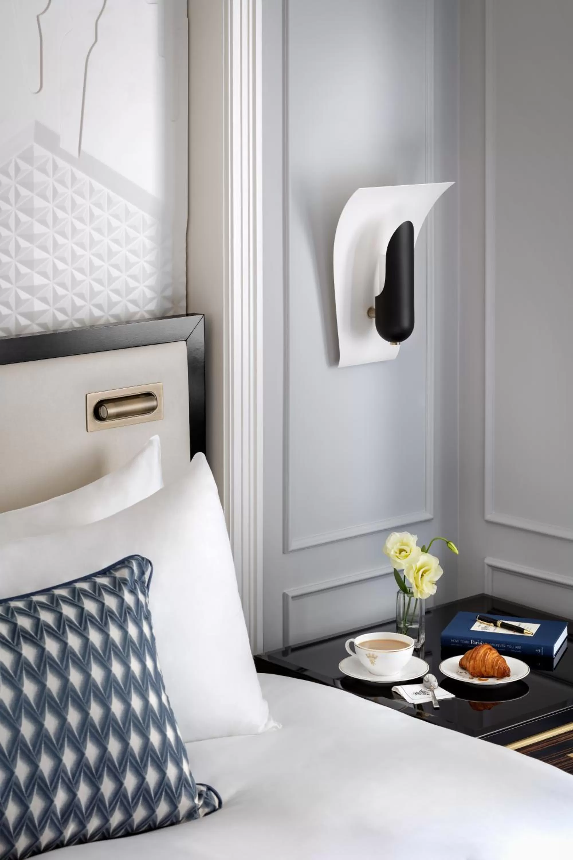 Bed in Fairmont Royal York Hotel