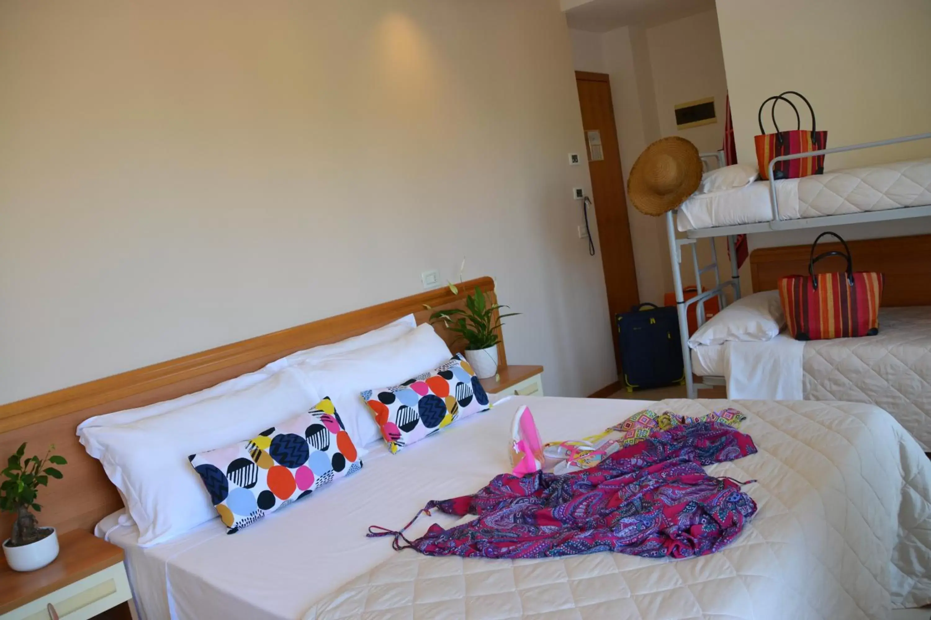 Quadruple Room in Hotel Apogeo - Breakfast Experience Quadruple Room in Hotel Apogeo - Breakfast Experience