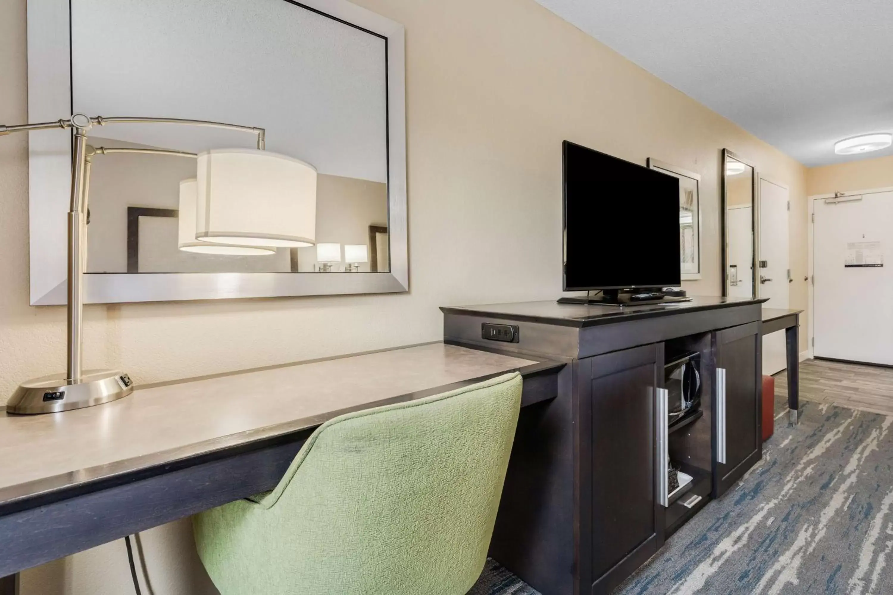 Bedroom in Hampton Inn & Suites Memphis-Wolfchase Galleria Bedroom in Hampton Inn & Suites Memphis-Wolfchase Galleria