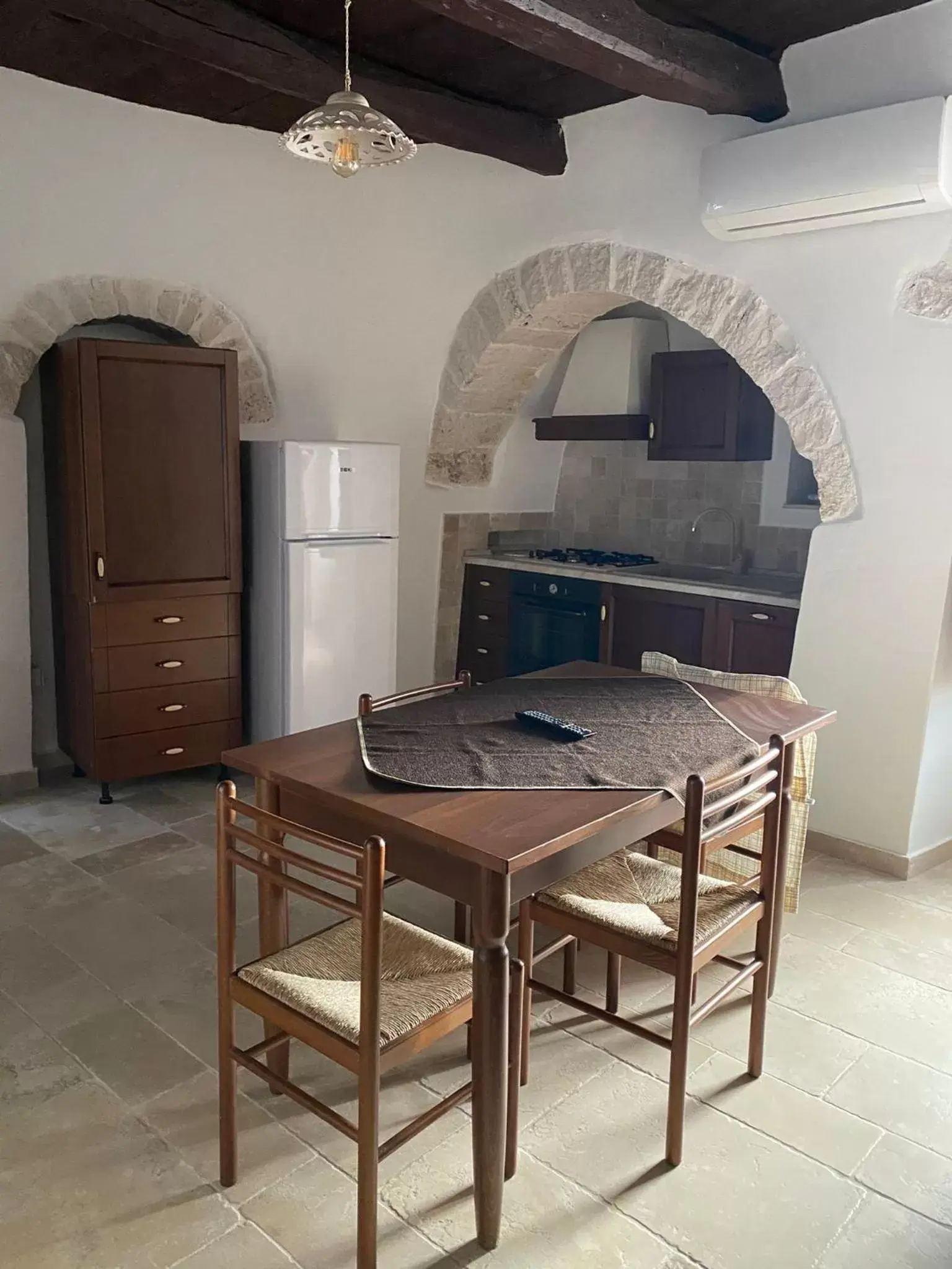 Dining Area in Trulli Antichi Mestieri - Widespread Trulli in the historic center