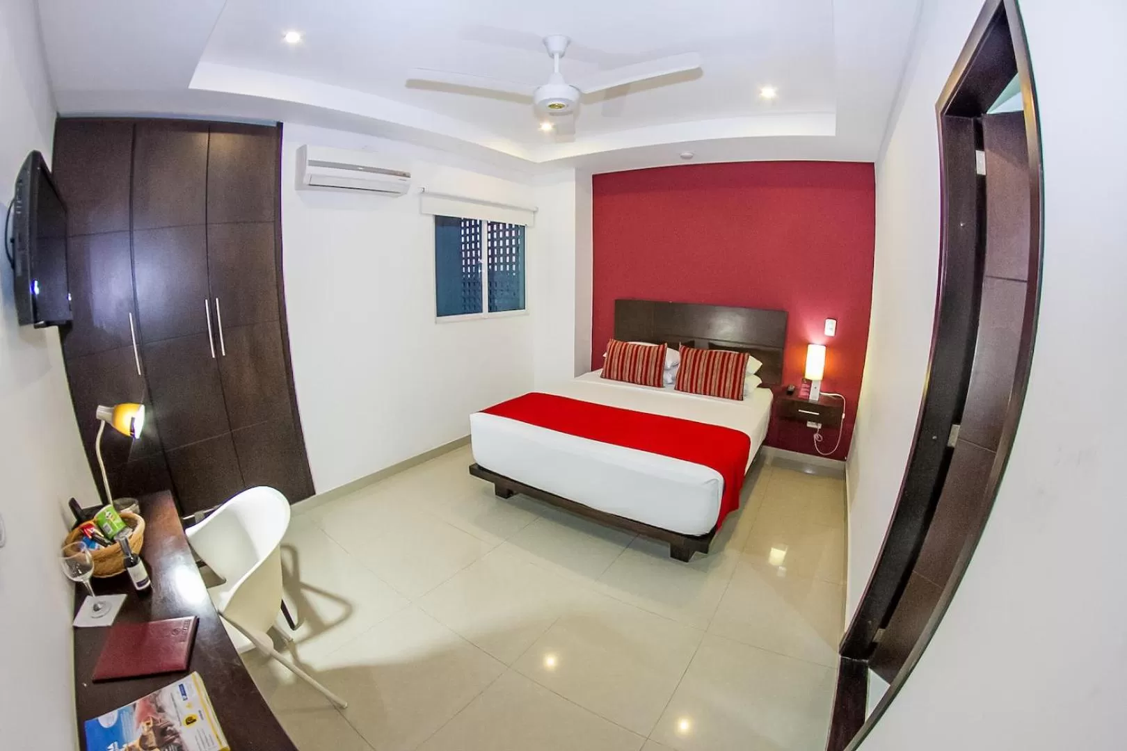 Photo of the whole room, Bed in Hotel Buenos Aires