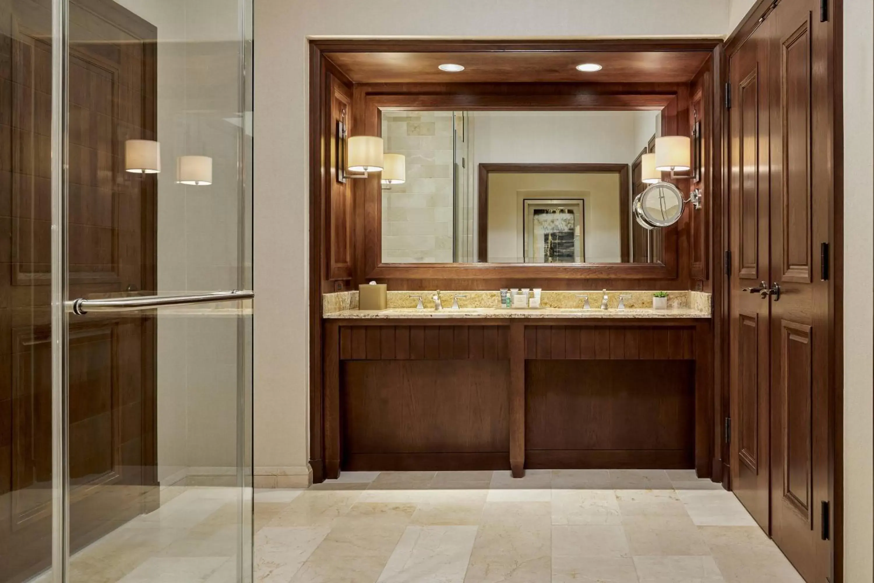 Bathroom, Kitchen/Kitchenette in JW Marriott San Antonio Hill Country Resort & Spa