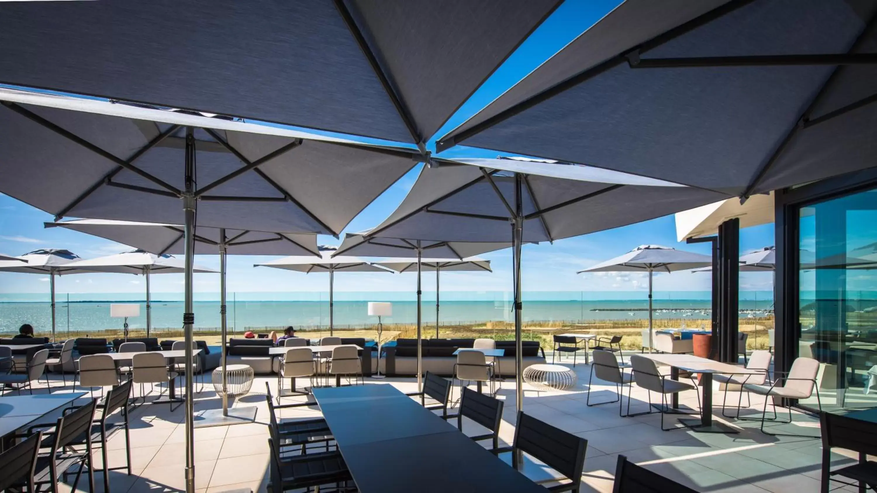 Restaurant/Places to Eat in La Grande Terrasse Hotel&Spa La Rochelle MGallery Hotel Collection