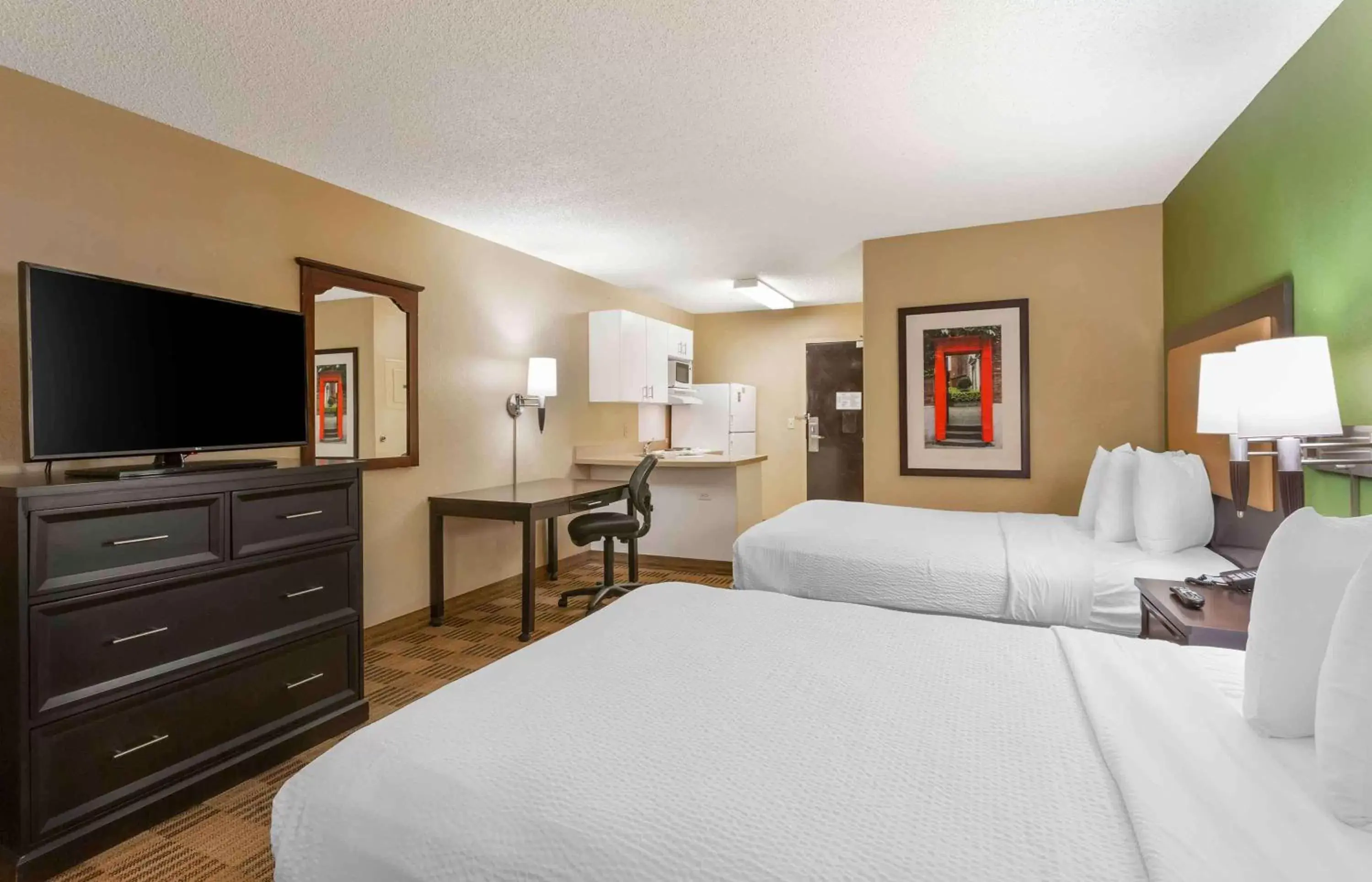 Bedroom, Bed in Extended Stay America Suites - Salt Lake City - Sandy