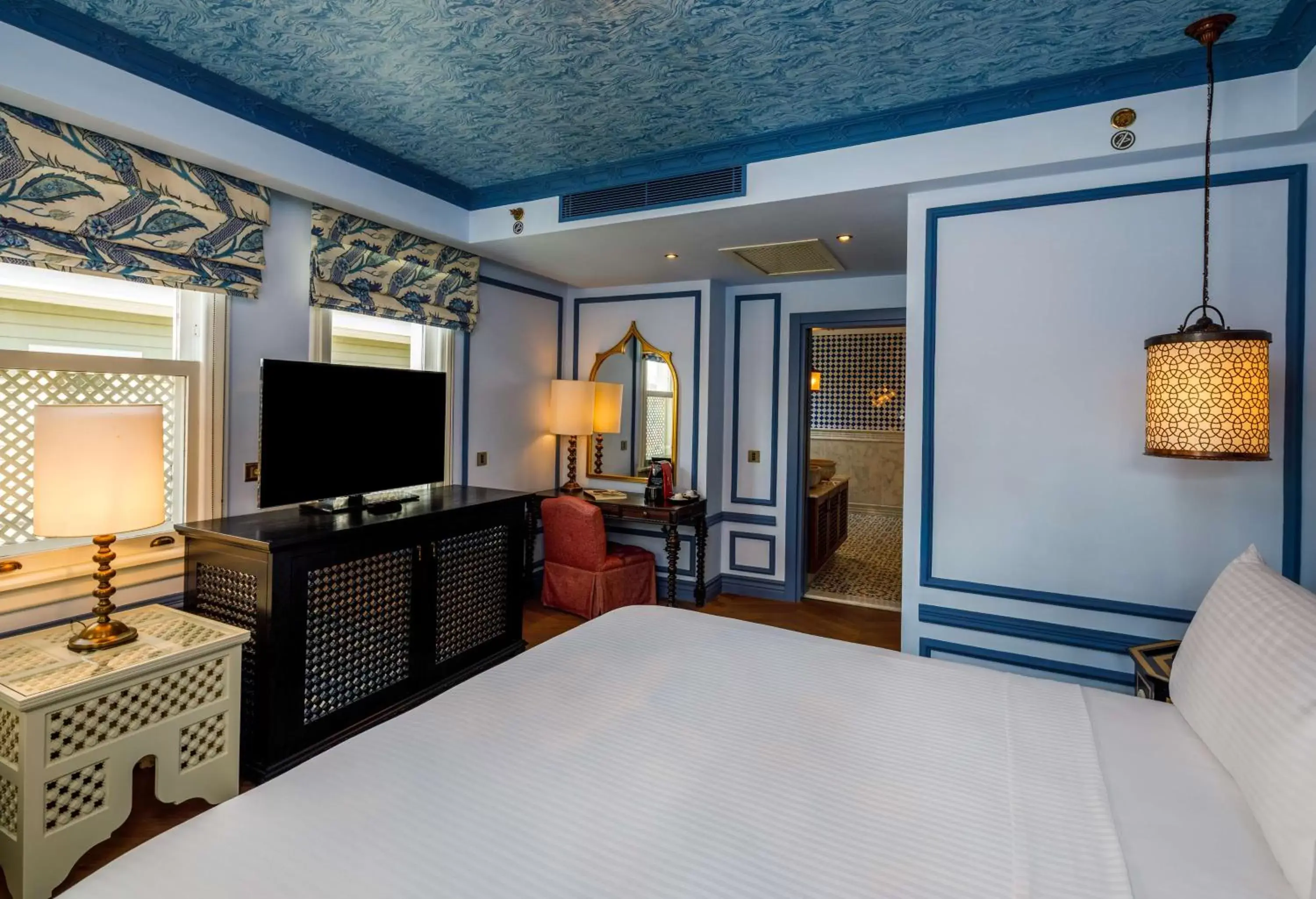 Bed, TV/Entertainment Center in Hagia Sofia Mansions Istanbul, Curio Collection by Hilton