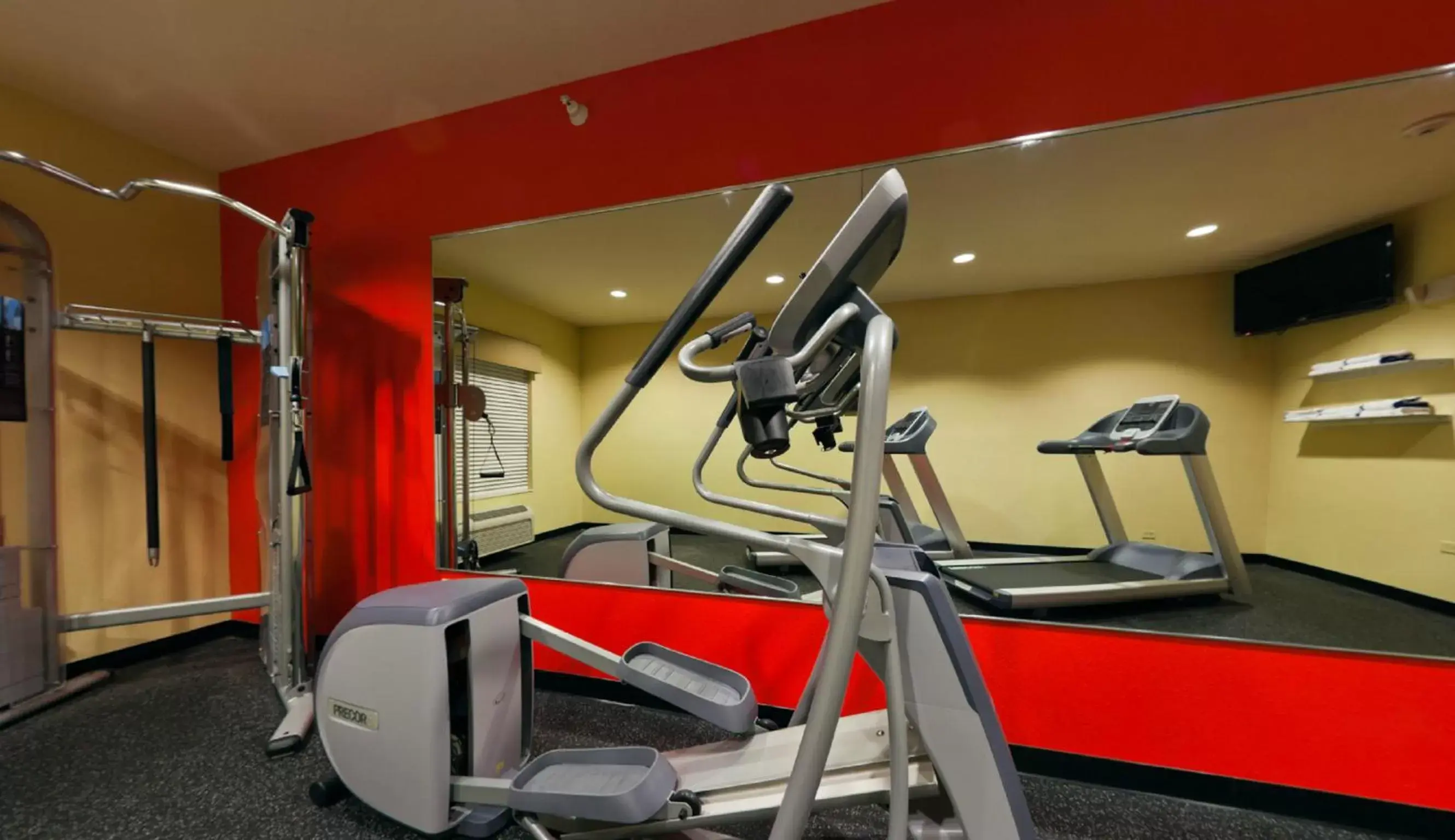 Fitness centre/facilities, Fitness Center/Facilities in Country Inn & Suites by Radisson, Michigan City, IN