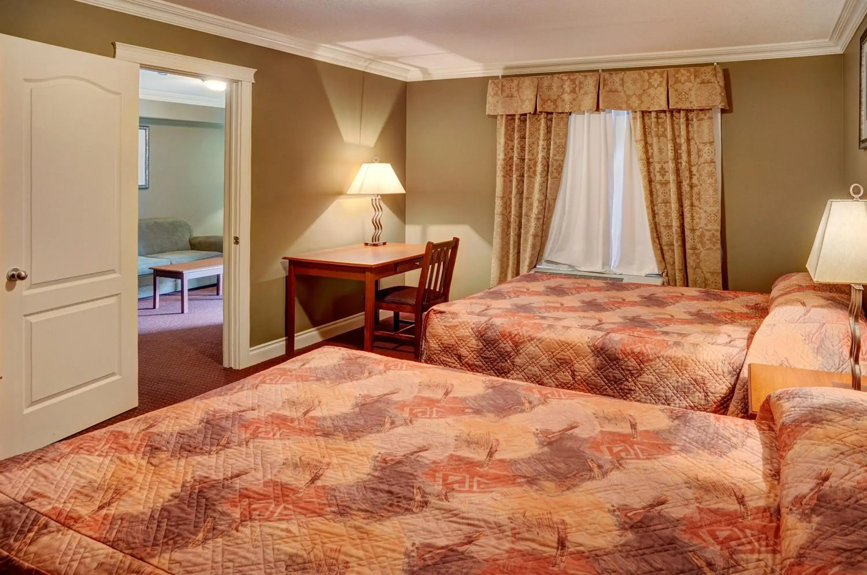 Bed in Lakeview Inns & Suites - Edson Airport West