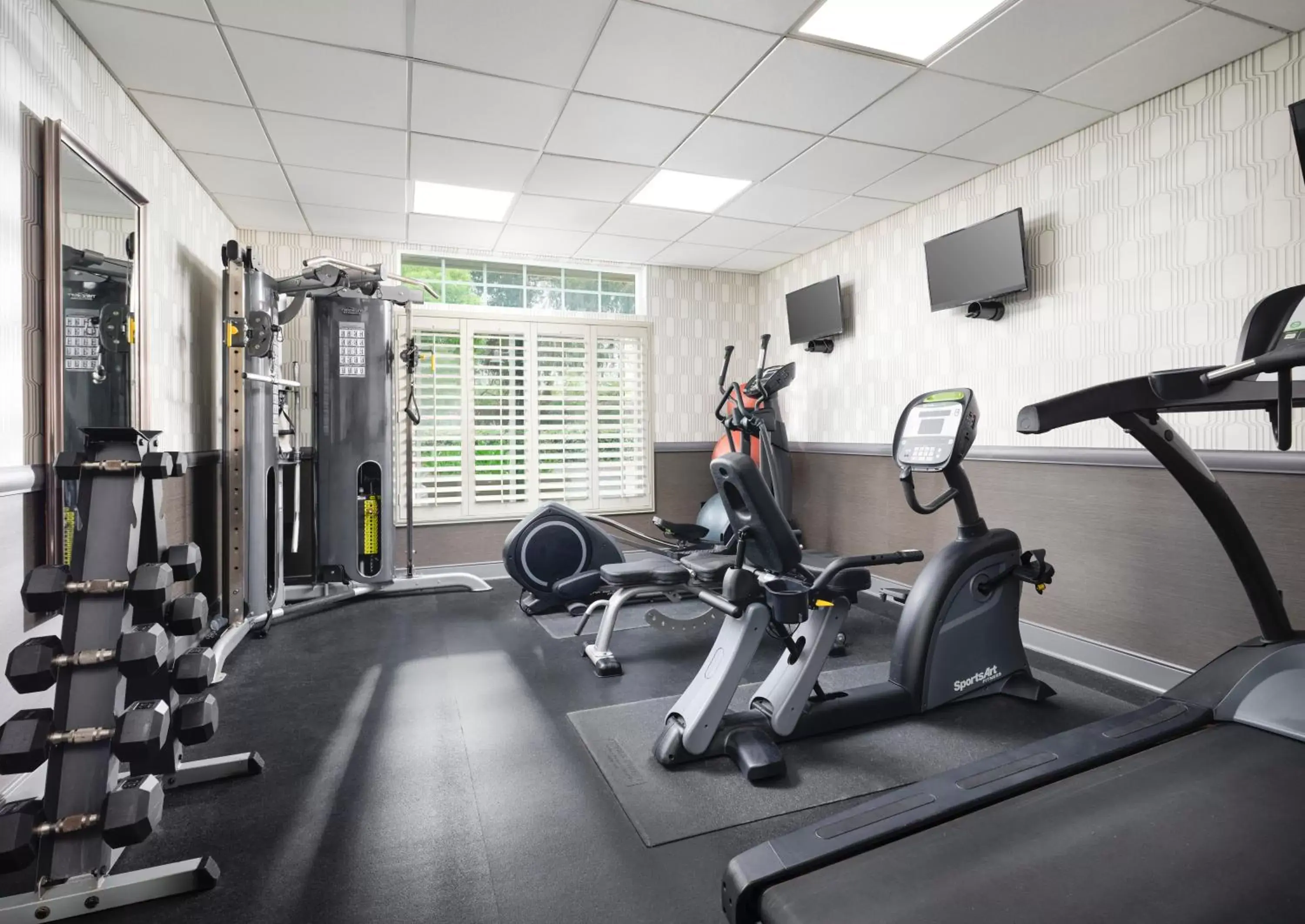 Fitness centre/facilities, Fitness Center/Facilities in West Inn & Suites
