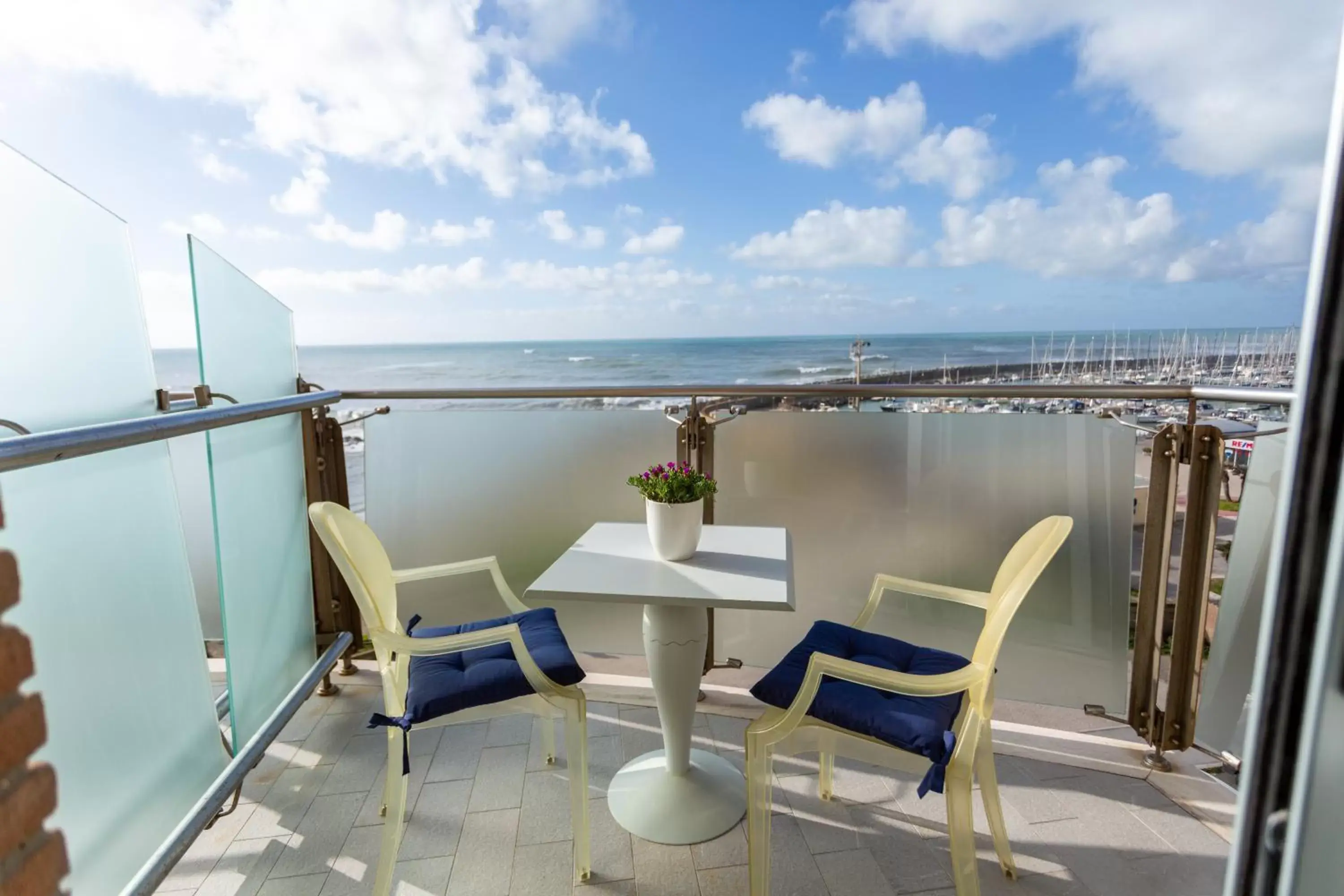 Sea view, Balcony/Terrace in Smy Aran Blu Roma Mare