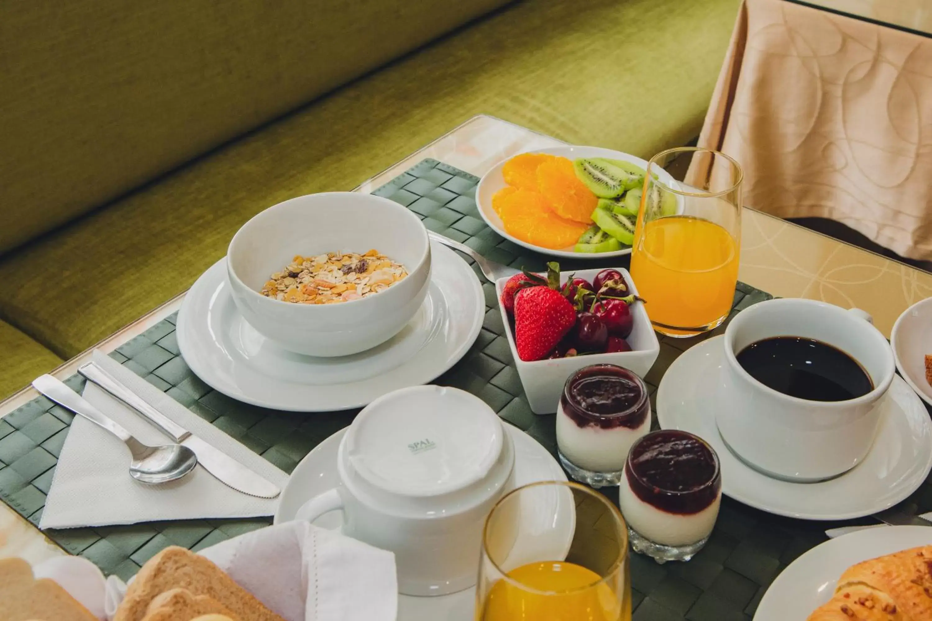 Breakfast in Hotel Império do Rei