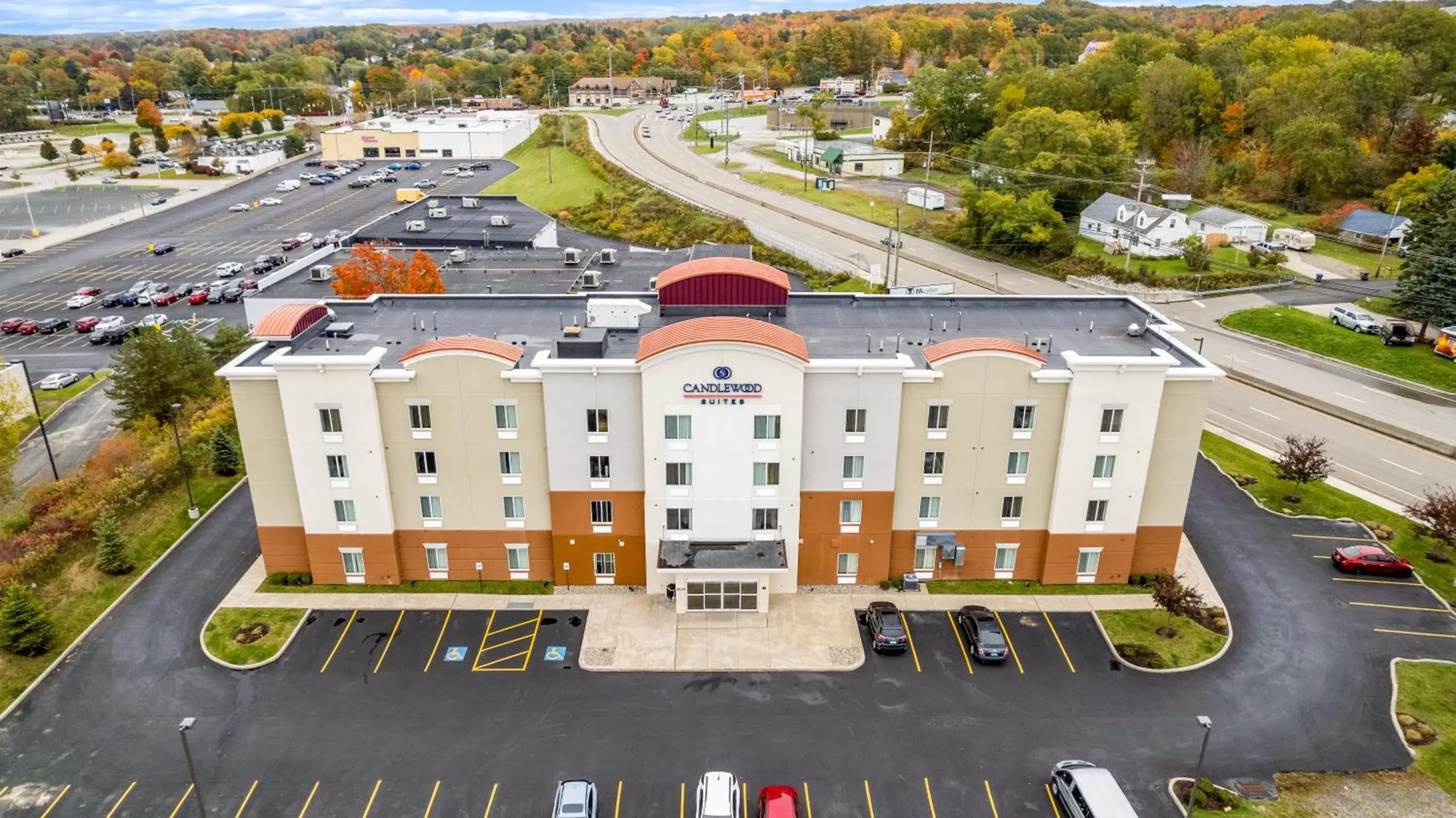 Property building, Bird's-eye View in Candlewood Suites Erie, an IHG Hotel