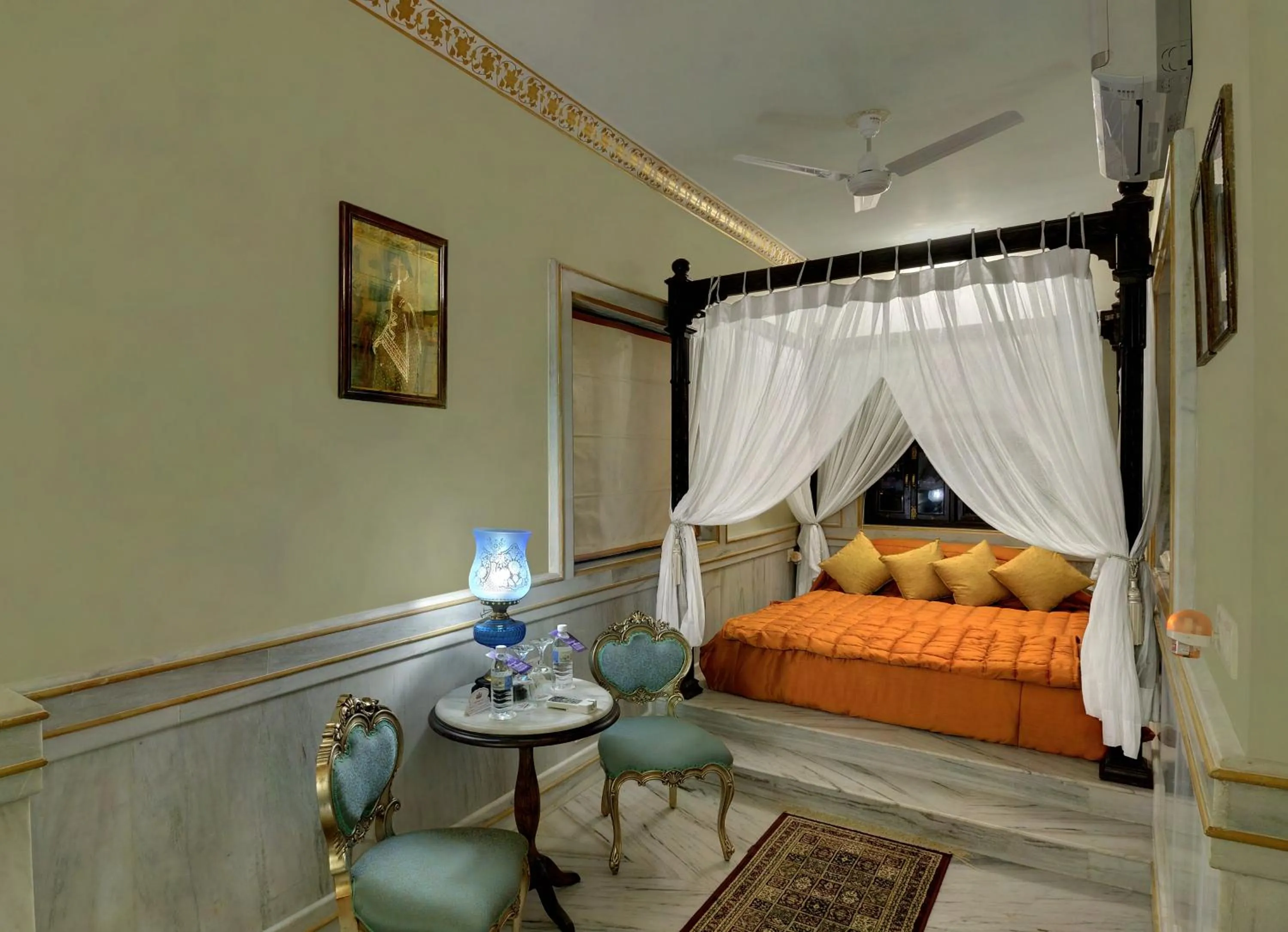 Photo of the whole room, Bed in Hotel Udai Kothi